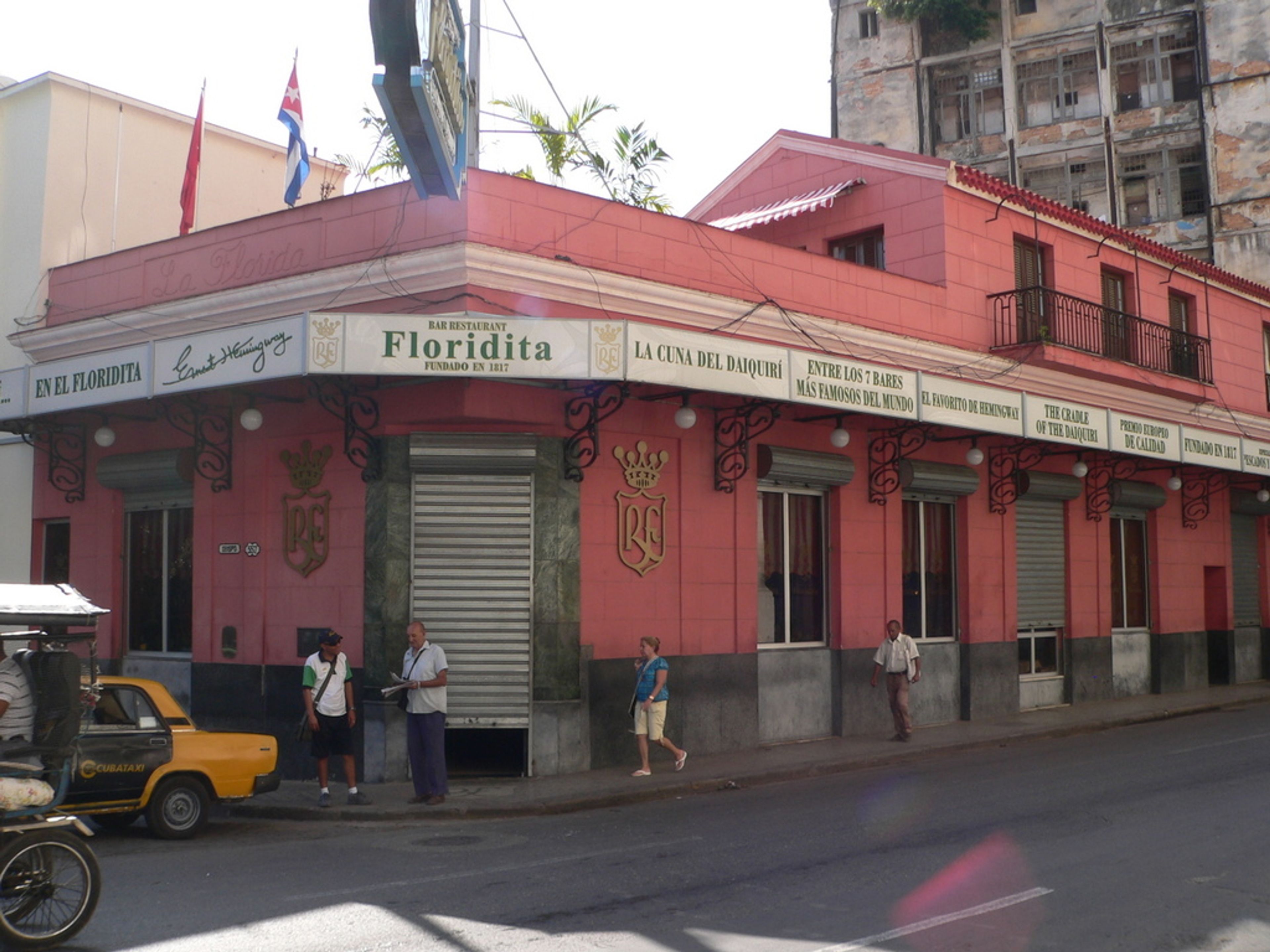 Tour "L'AVANA COLONIALE". El Floridita bar - restaurant panoramic view, Old Havana. "Colonial Havana" Tour