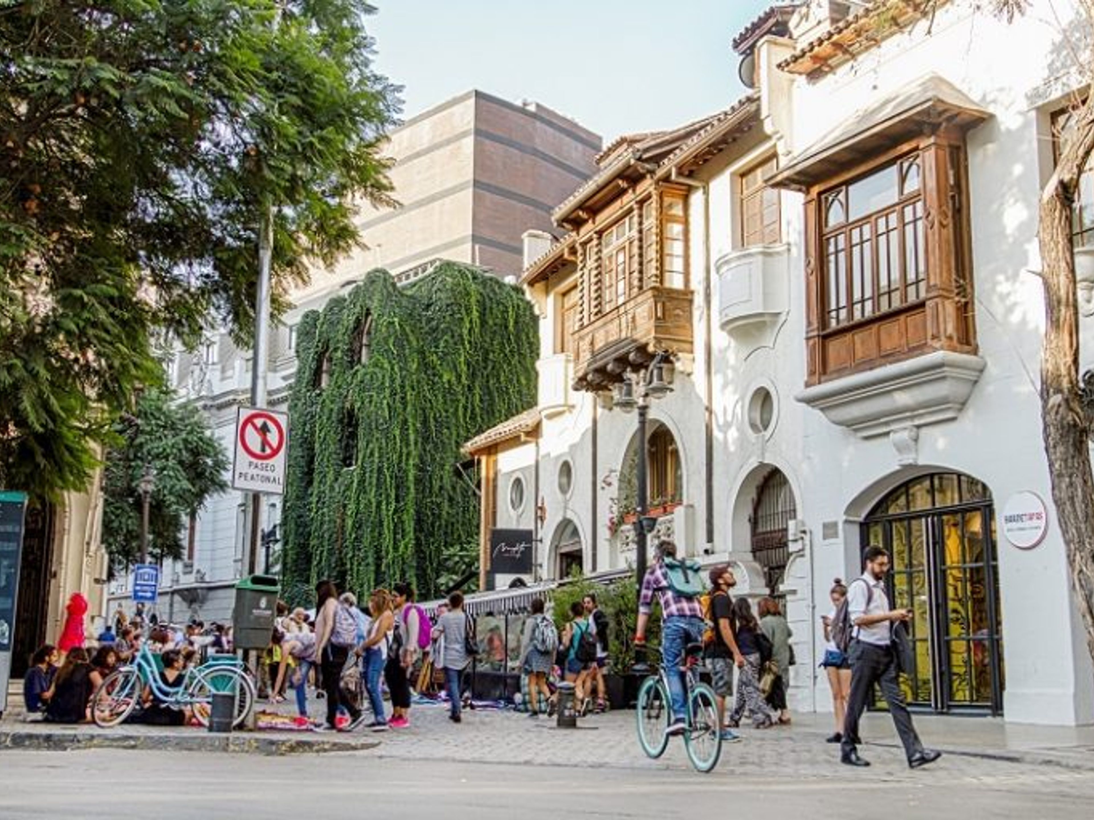 TOUR “UM DIFERENTE SANTIAGO”.. null