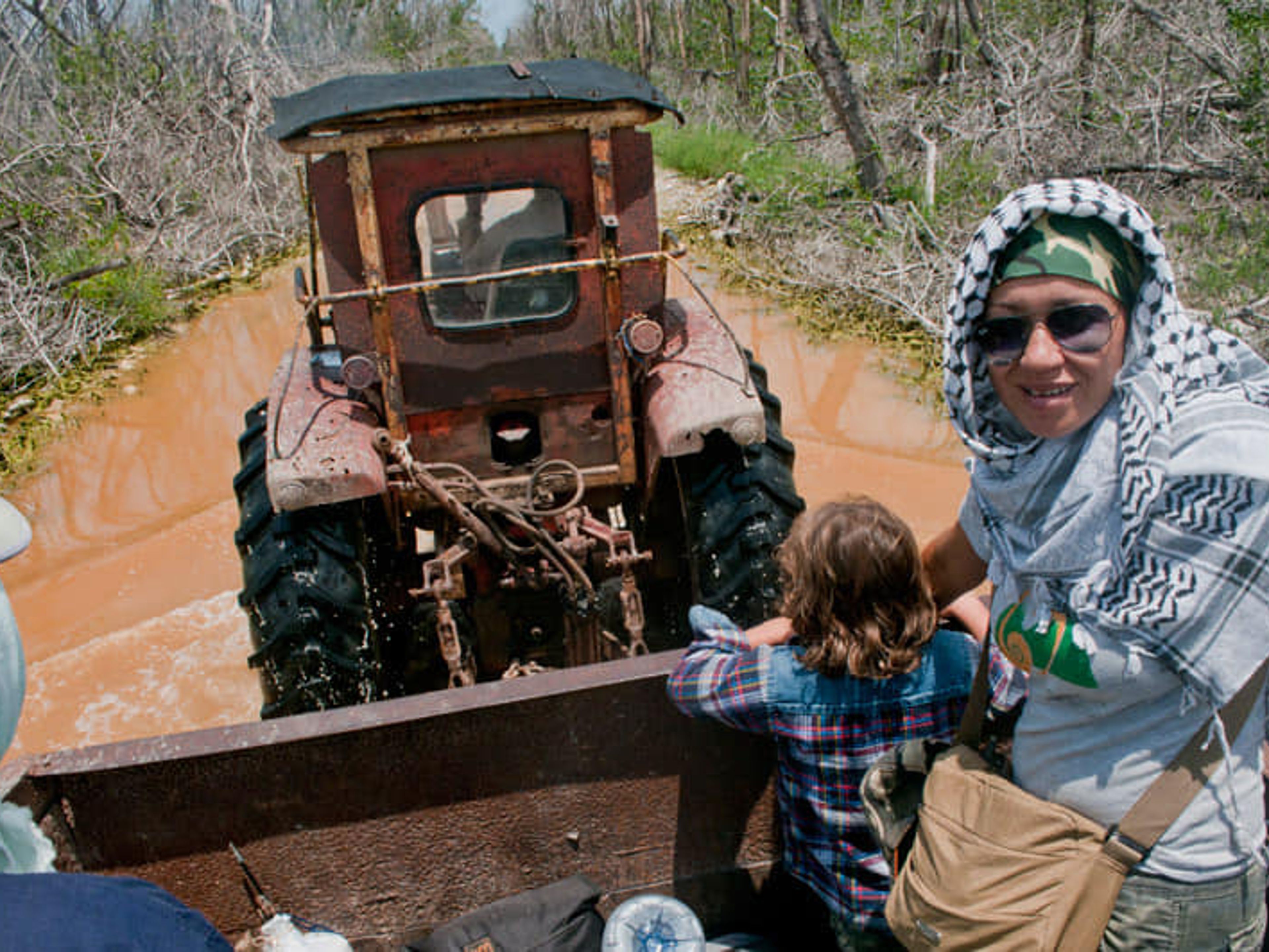 Tour "VISITE DU PARC NATIONAL CAGUANES". Road that gives access by land to Caguanes Key, Sancti Spíritus, Cuba.