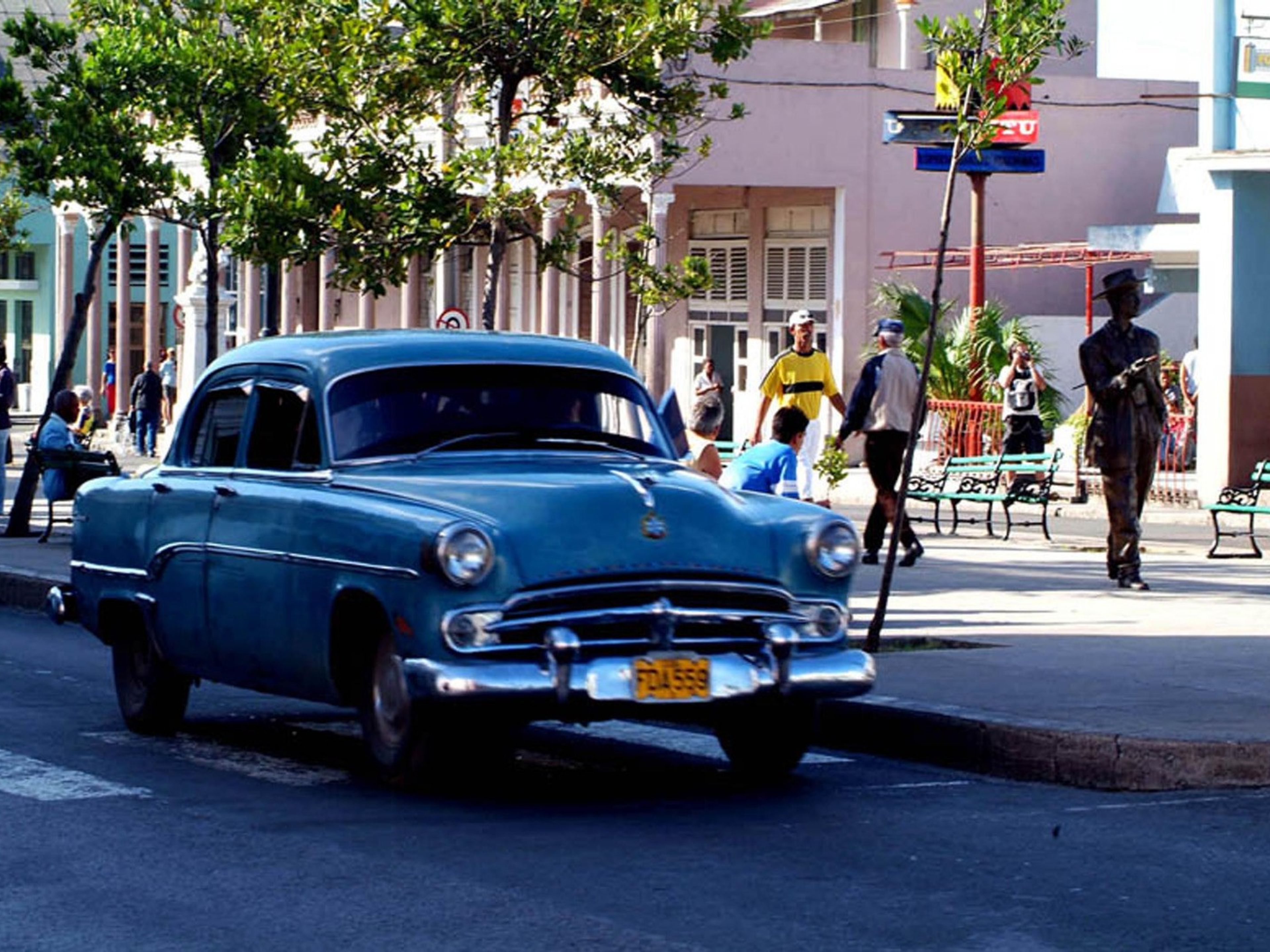 Excursión privada “CIENFUEGOS - TRINIDAD EN AUTOS CLÁSICOS AMERICANOS (TECHO DURO)". “CIENFUEGOS - TRINIDAD IN AMERICAN CLASSIC CARS (HARD TOP)" Private Tour, Havana, Cuba.