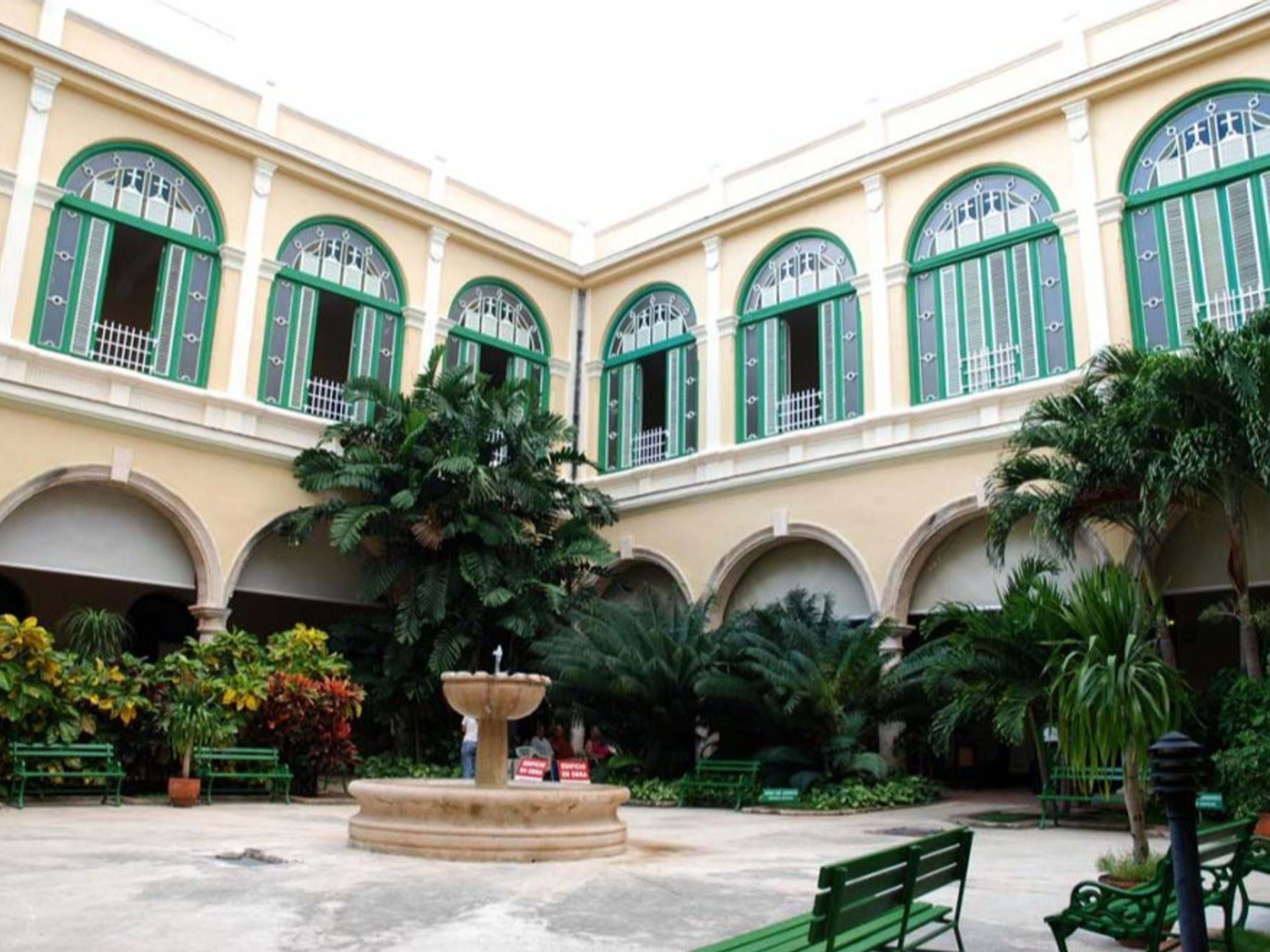 Tour "BUREAU DE L'HISTORIEN, DE LA RÉHABILITATION ET DU TRAVAIL SOCIAL".. Convento de Nuestra de Belén, Old Havana, Havana, Cuba.