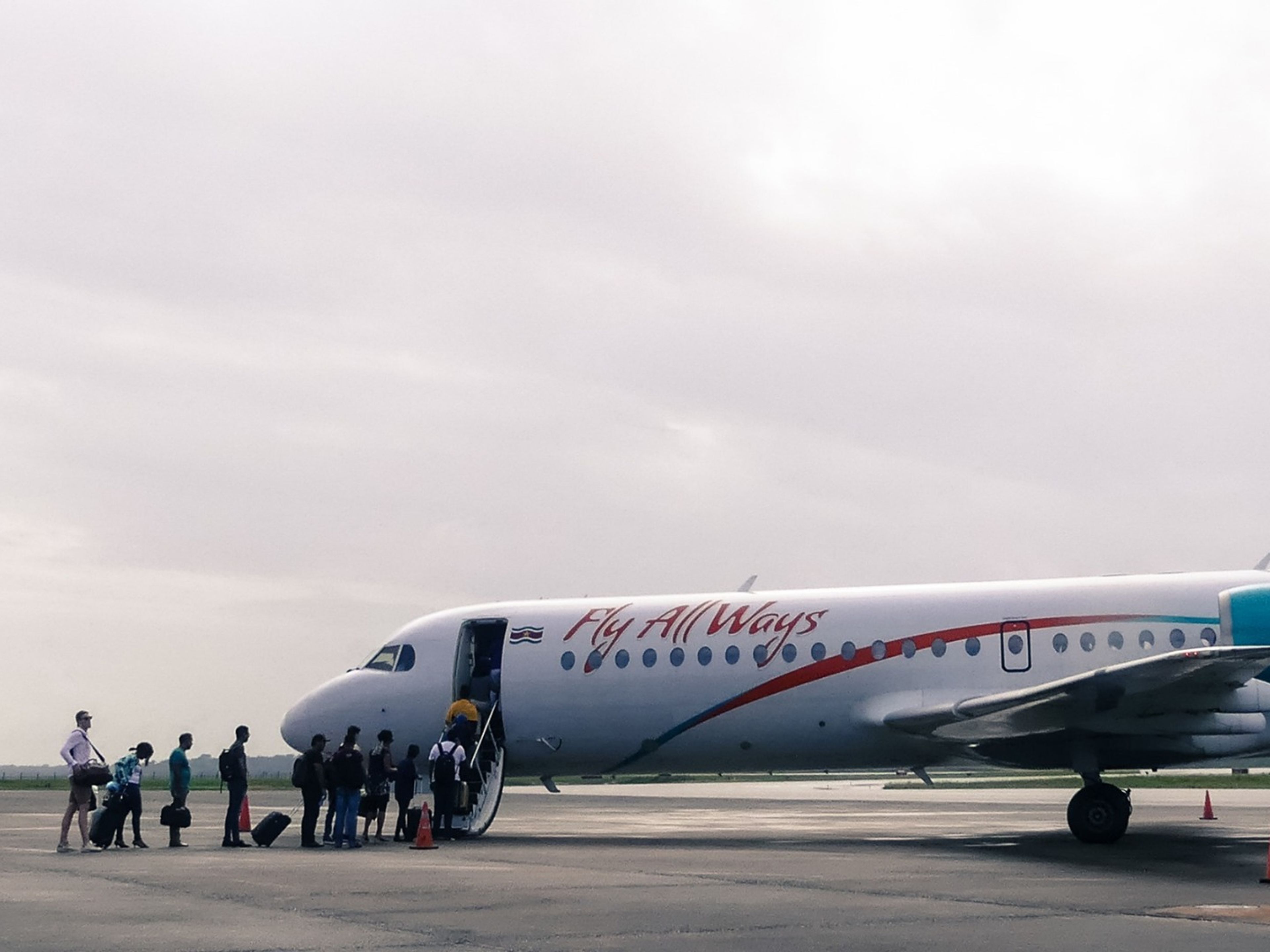Boleto Aéreo "AEROPUERTO DE LA HABANA (HAV) - AEROPUERTO DE GEORGETOWN, GUYANA (GEO) - AEROPUERTO DE LA HABANA (HAV)" (IDA Y VUELTA). Air Ticket "HAVANA AIRPORT (HAV) - GEORGETOWN AIRPORT, GUYANA (GEO) - HAVANA AIRPORT (HAV)" (ROUND TRIP)