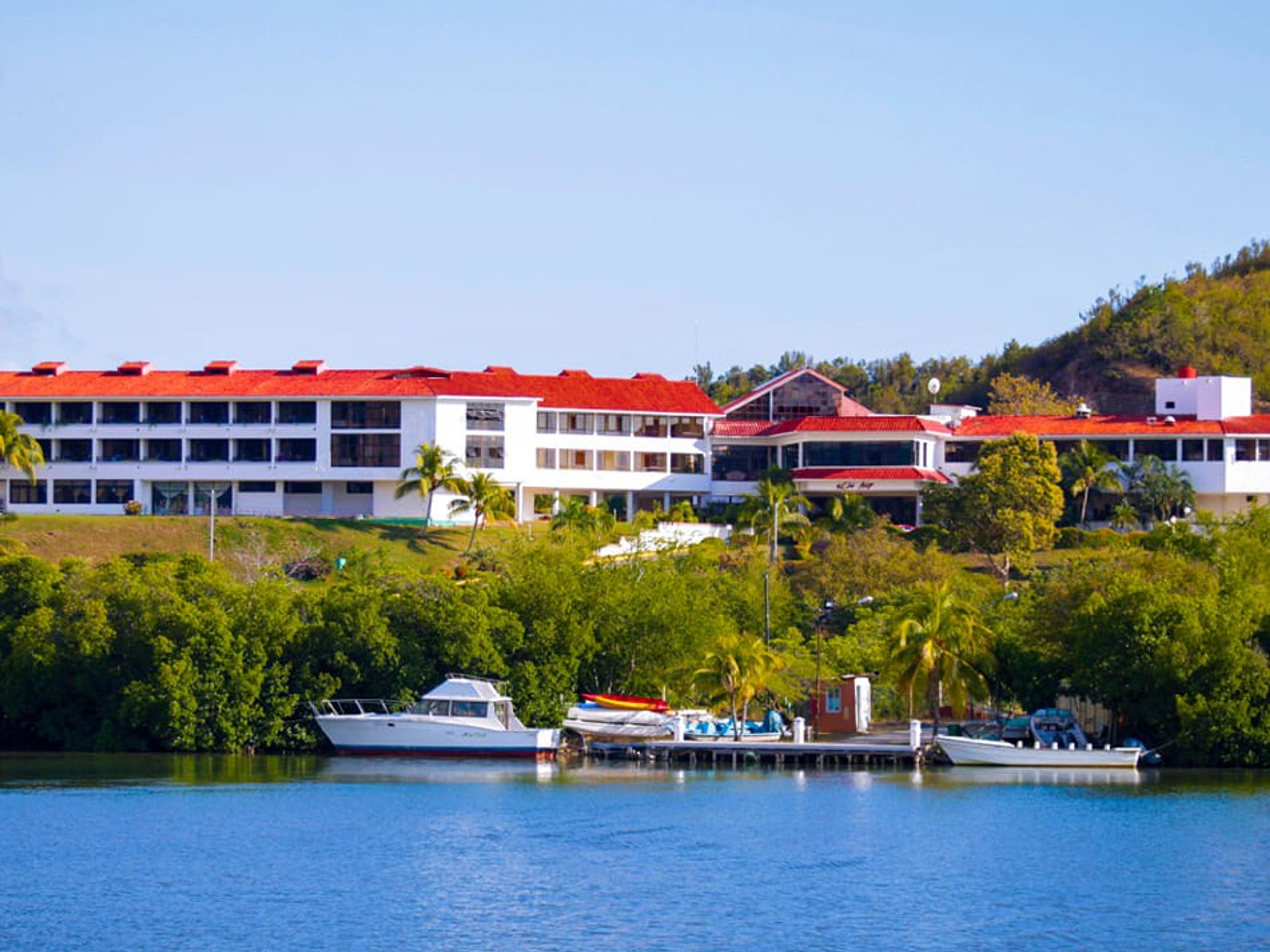 Tour "TRANSFERT PRIVÉ MAREA DEL PORTILLO - AÉROPORT DE HOLGUÍN". "PRIVATE TRANSFER MAREA DEL PORTILLO - HOLGUÍN AIRPORT" Tour