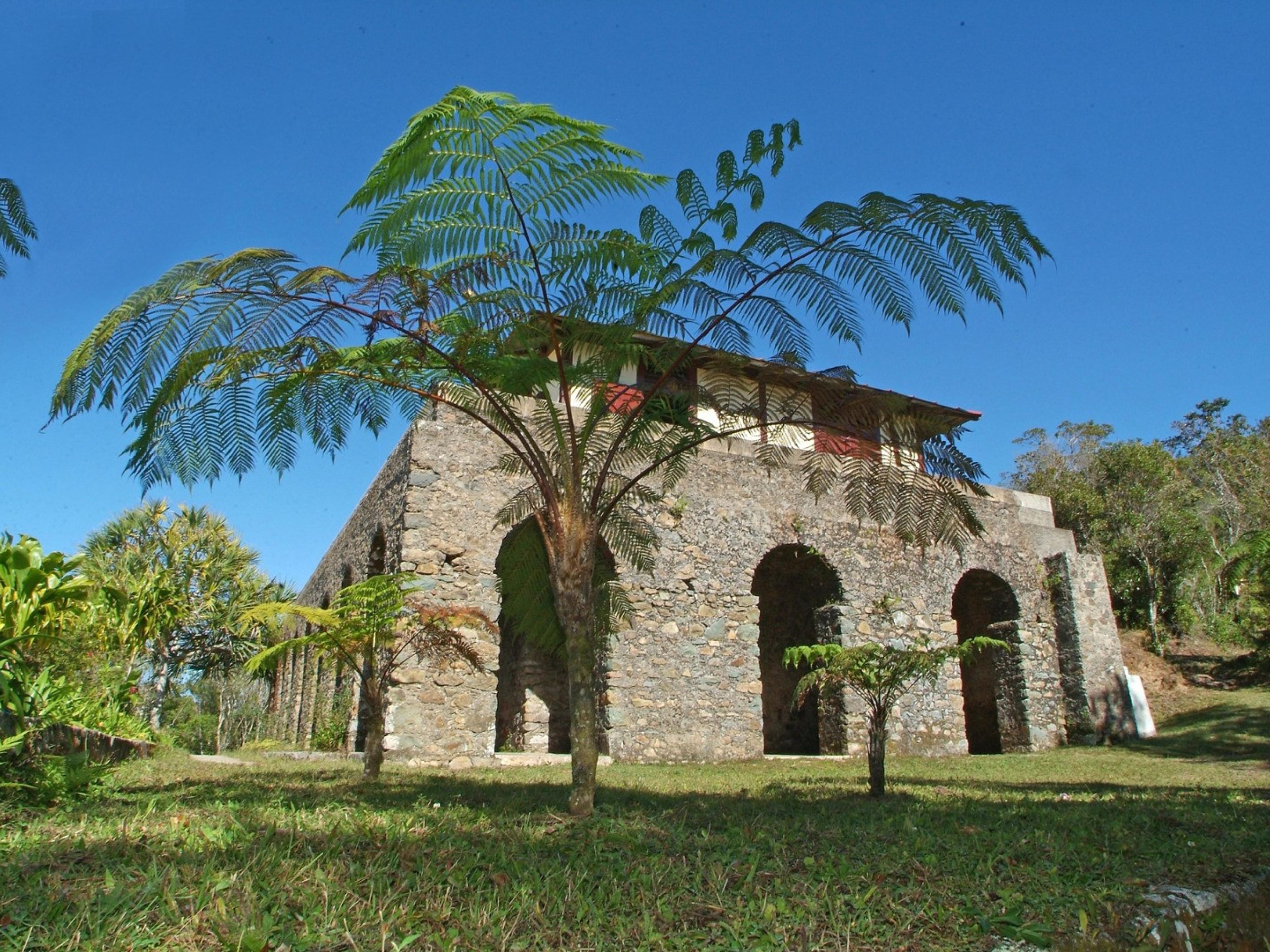 Джип Cафари "ЛА ГРАН ПЬЕДРА + ОБЕД". La Isabelica museum panoramic view, Santiago de Cuba