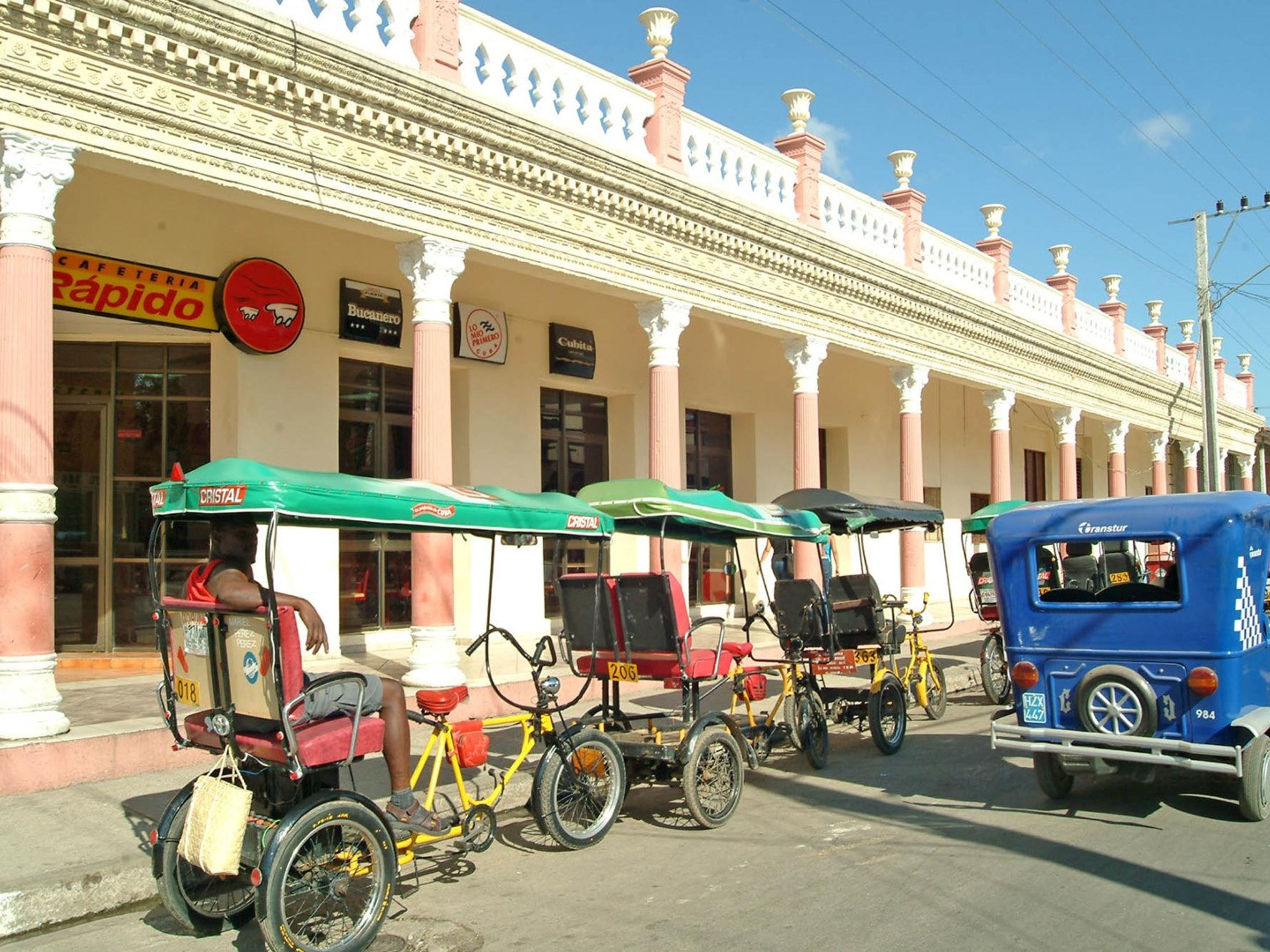 Jeep Safari "MORÓN". Morón city panoramic view