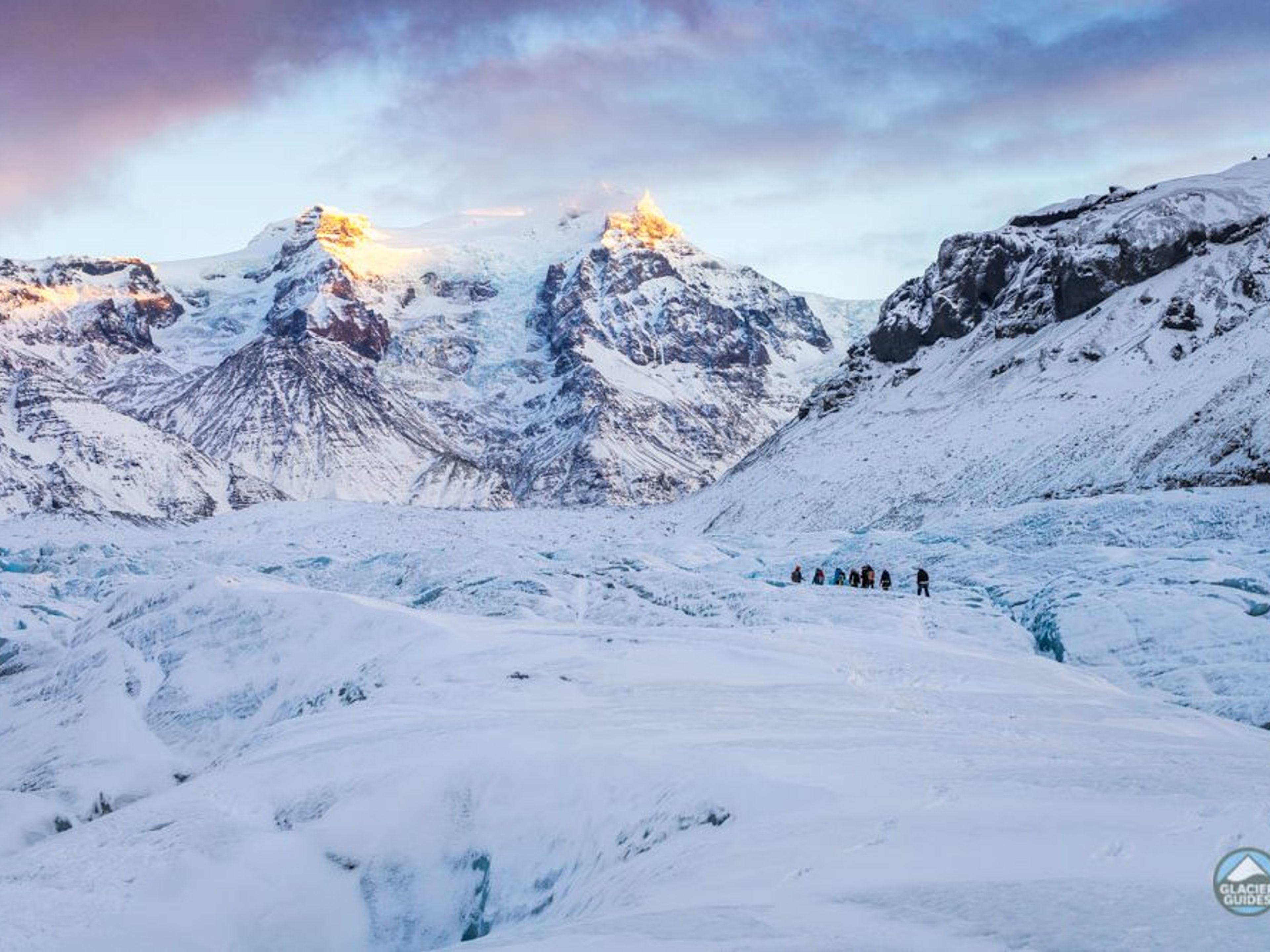 Tour privato "ROTTA A SUD DELL'ISLANDA DI UNA GIORNATA + CAMMINATA SU GHIACCIO AL GHIACCIO SÓLHEIMAJÓKULL". Eyjafjallajökull volcano panoramic view, Iceland.