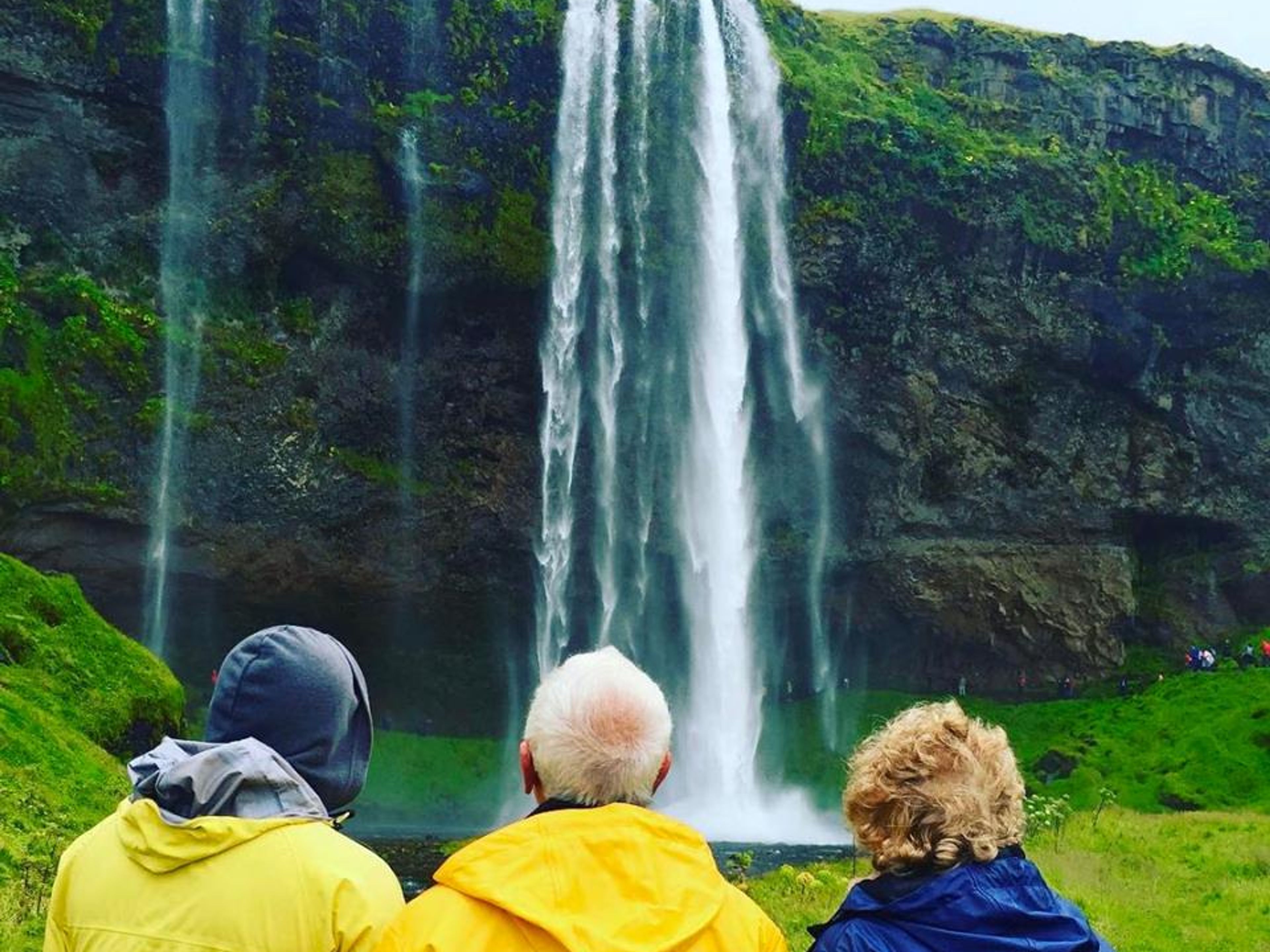 Tour privato "ROTTA A SUD DELL'ISLANDA DI UNA GIORNATA + CAMMINATA SU GHIACCIO AL GHIACCIO SÓLHEIMAJÓKULL". Skogafoss waterfall panoramic view, Iceland.