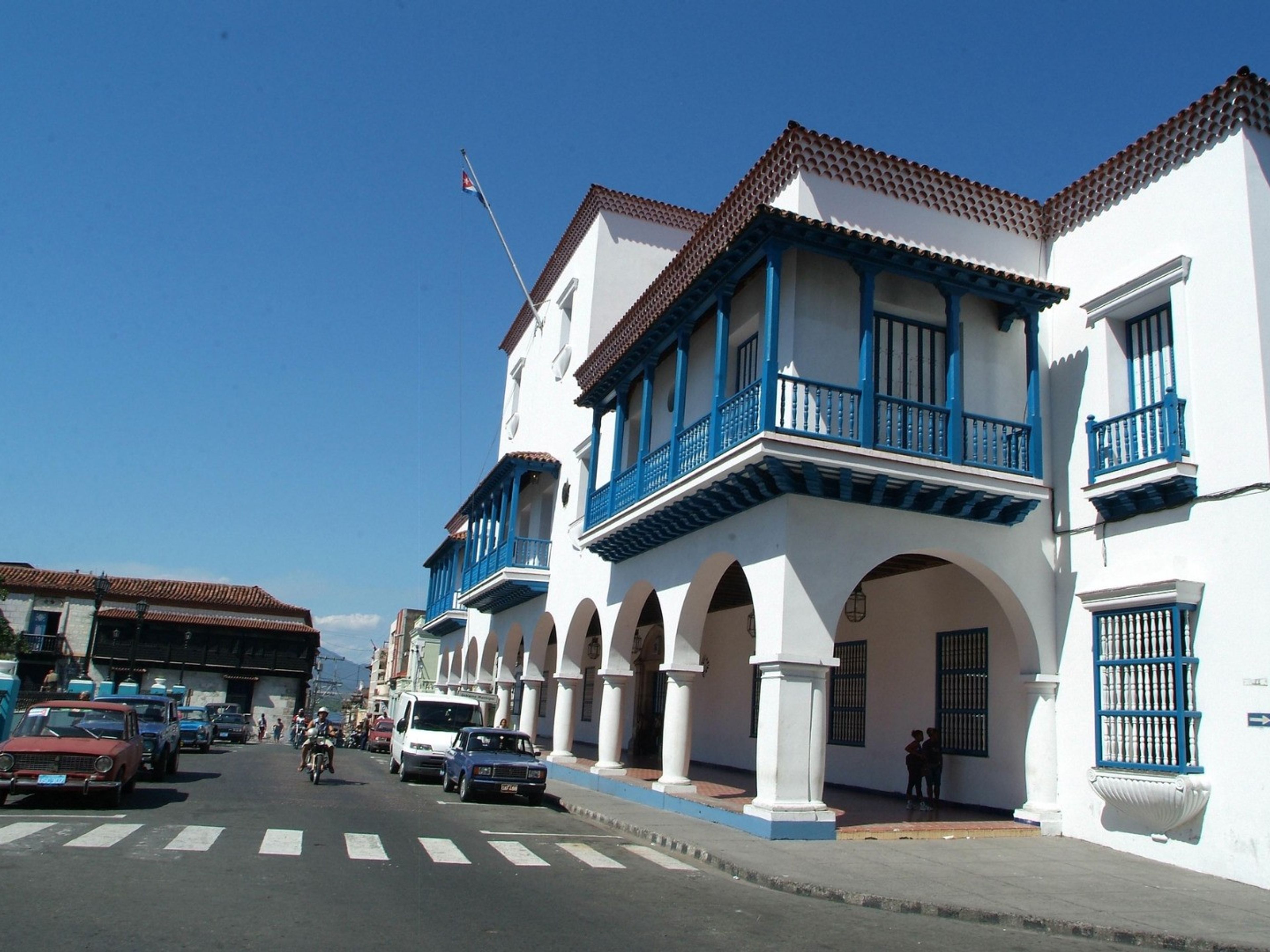 Тур "ЗАМОК МОРРО + СВЯТИЛИЩЕ ЭЛЬ КОБРЕ". Goverment palace, Santiago de Cuba city