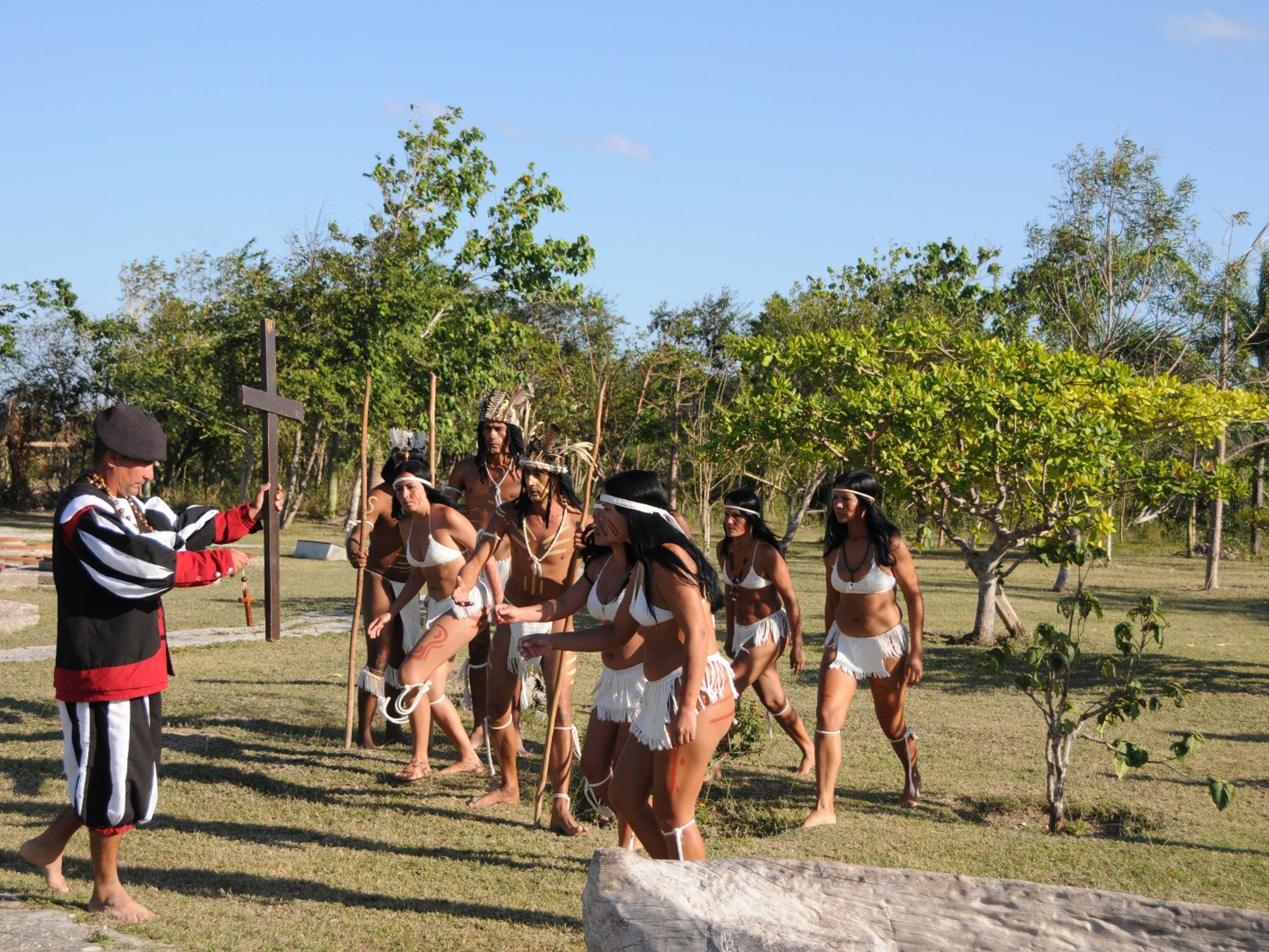 “JEEP SAFARI" Tour. Indian show at Christopher Columbus park, Cayo Bariay, Holguín