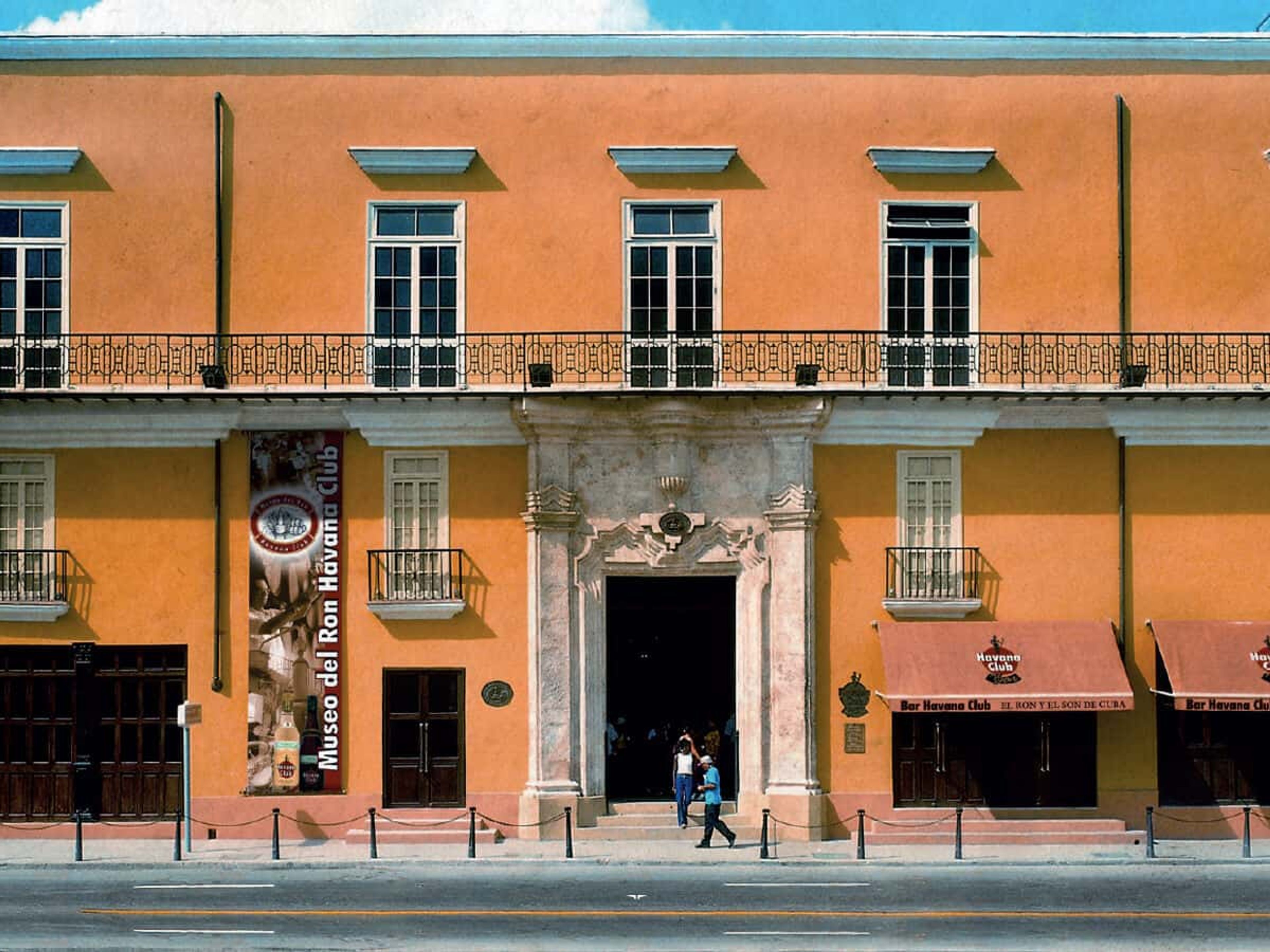 Excursão "CUBA E A SUA ARQUITECTURA". Havana Club Rum Museum panoramic view, Old Havana, La Habana, Cuba.