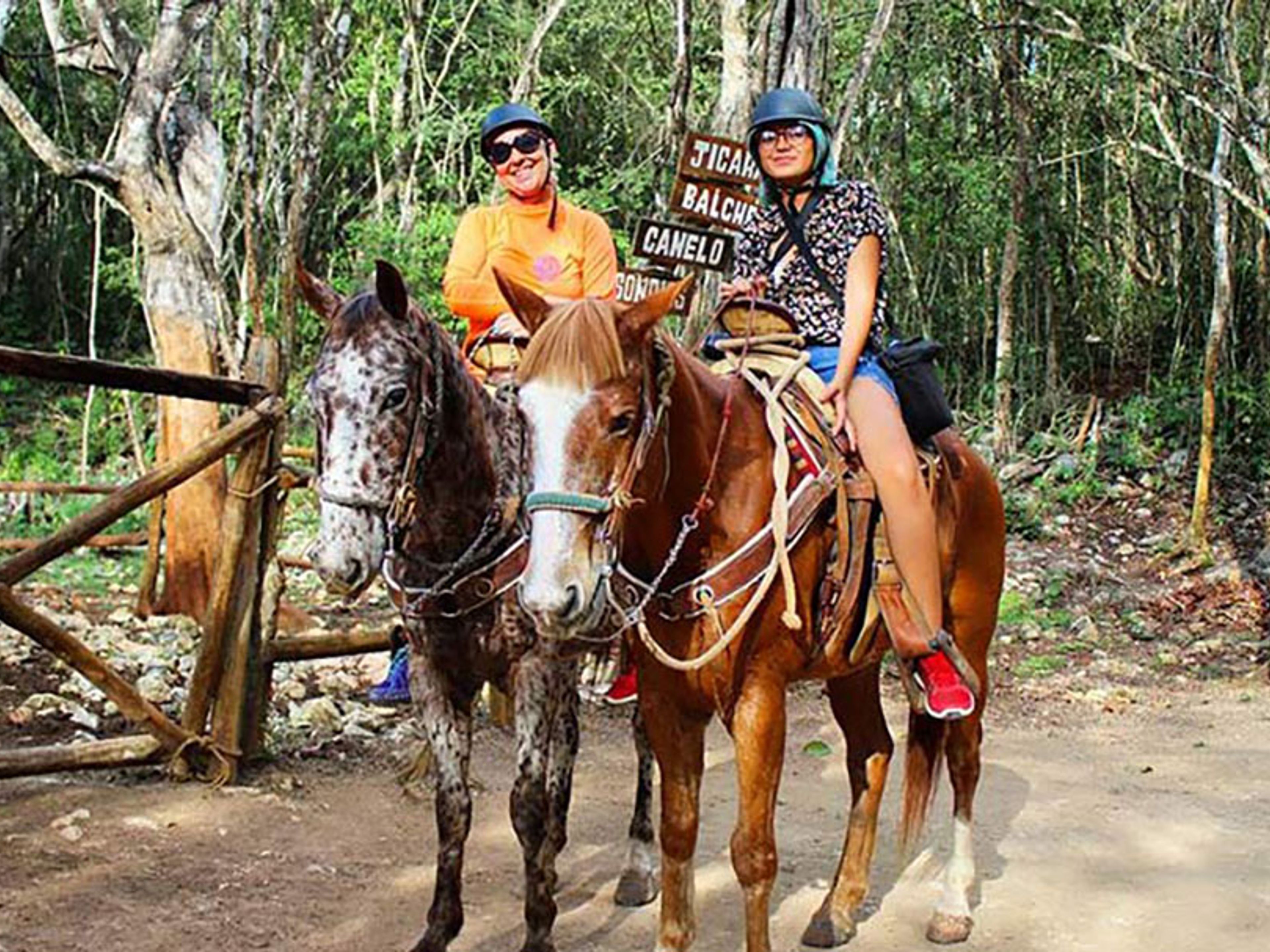 "Reiten in Chichen Adventure" Tour. Horse ride, fun and interesting in Chichen Adventure Park. Chichen Itza, Yucatan Peninsula