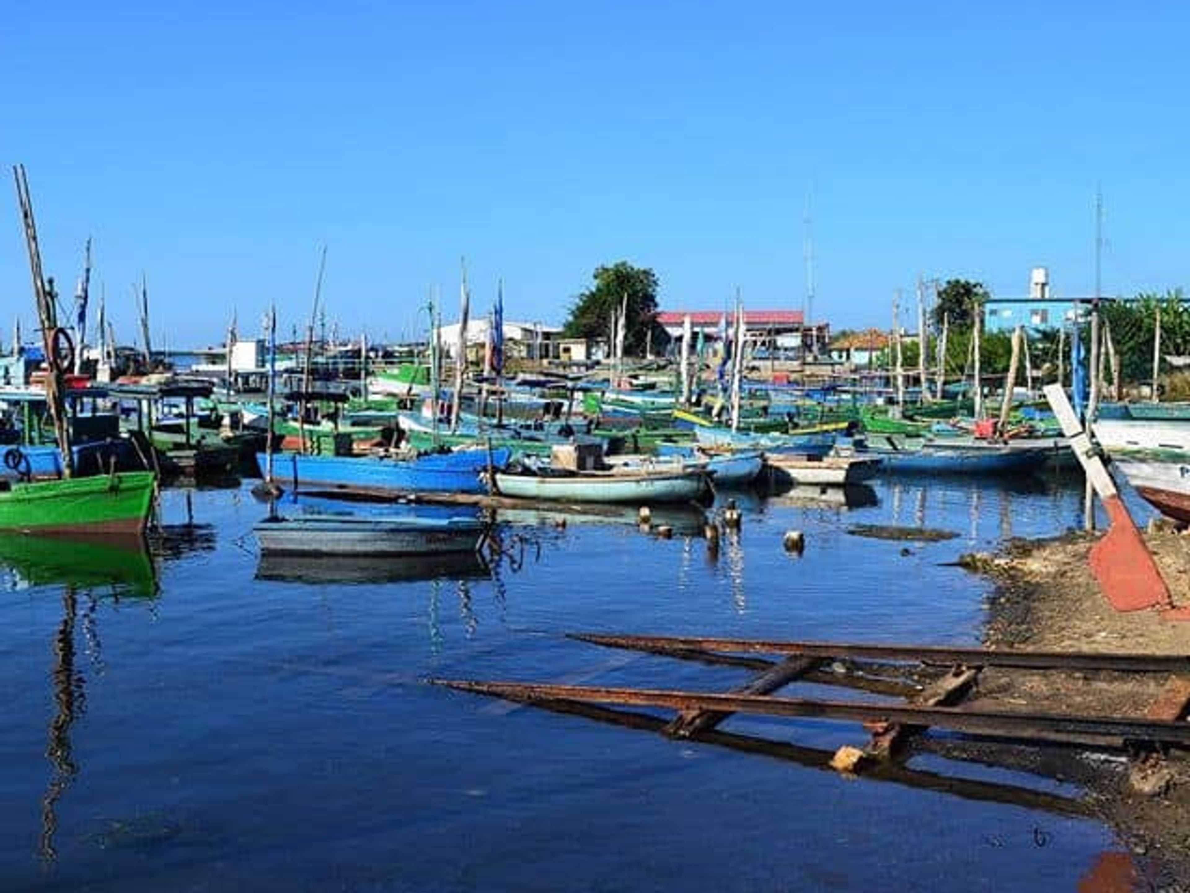 Велосипедный тур "СОЛНЦЕ И МОРЕ: ПЛЯЖИ ЮГА". El Puerto de Casilda, a fishing village, Trinidad, Sancti Spíritus, Cuba.