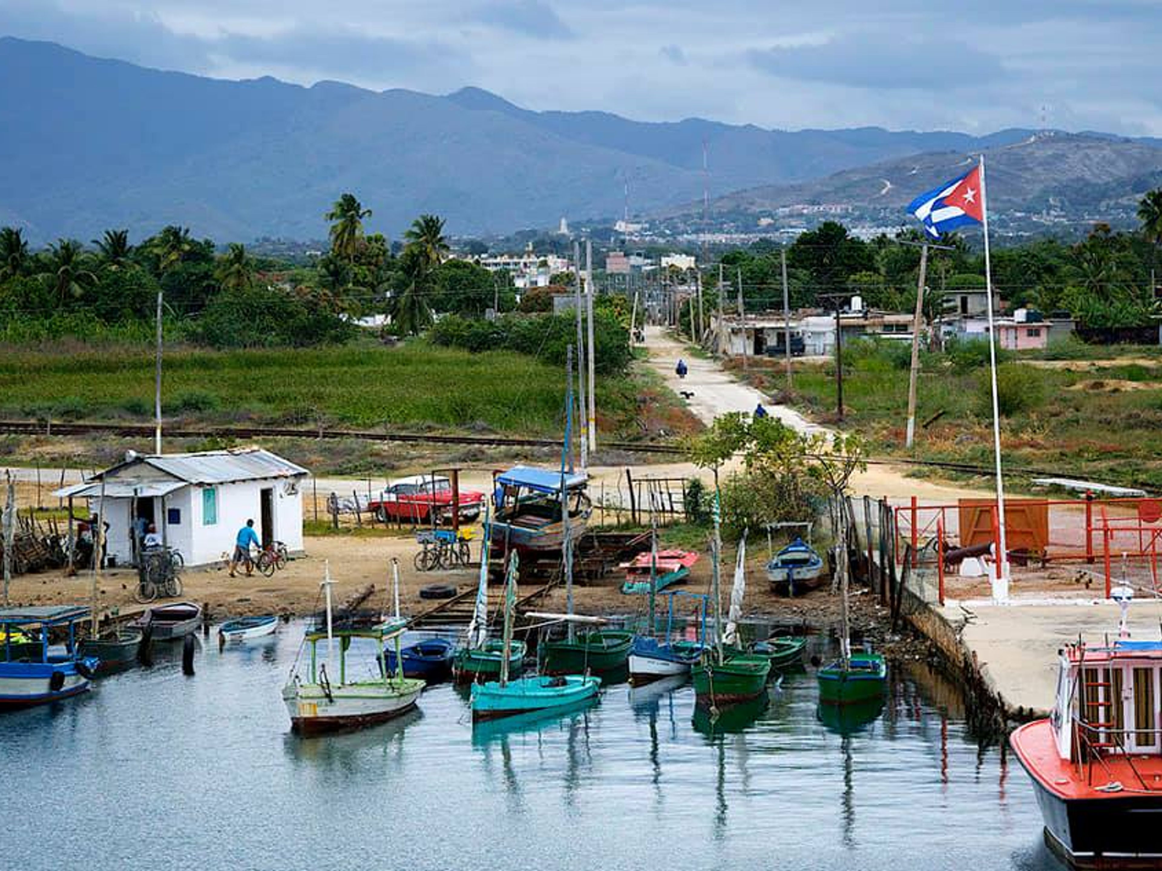 Велосипедный тур "СОЛНЦЕ И МОРЕ: ПЛЯЖИ ЮГА". El Puerto de Casilda, a fishing village, Trinidad, Sancti Spíritus, Cuba.
