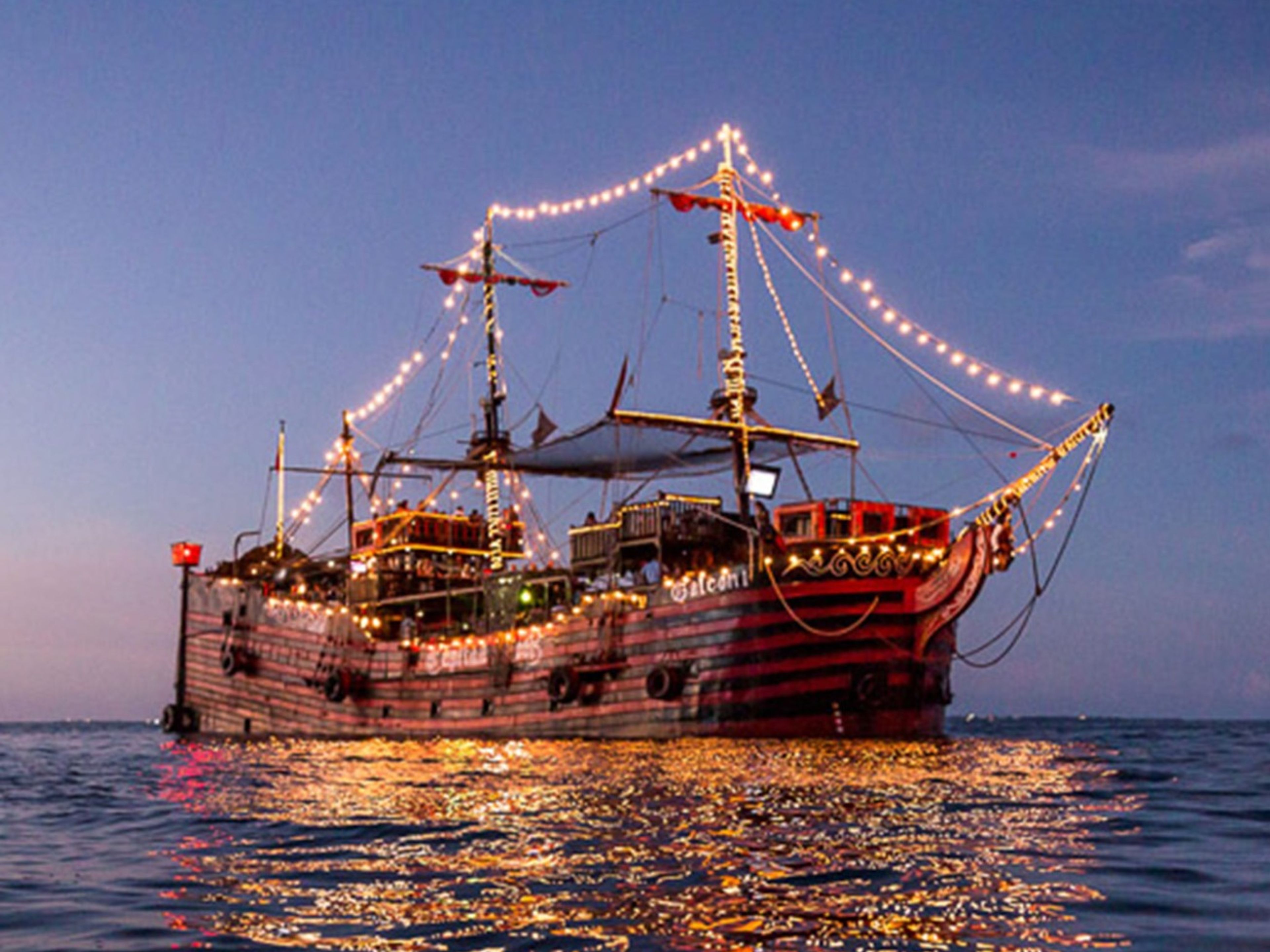 Visite "Captain Hook avec dîner au homard". "Captain Hook tour with lobster dinner" Tour