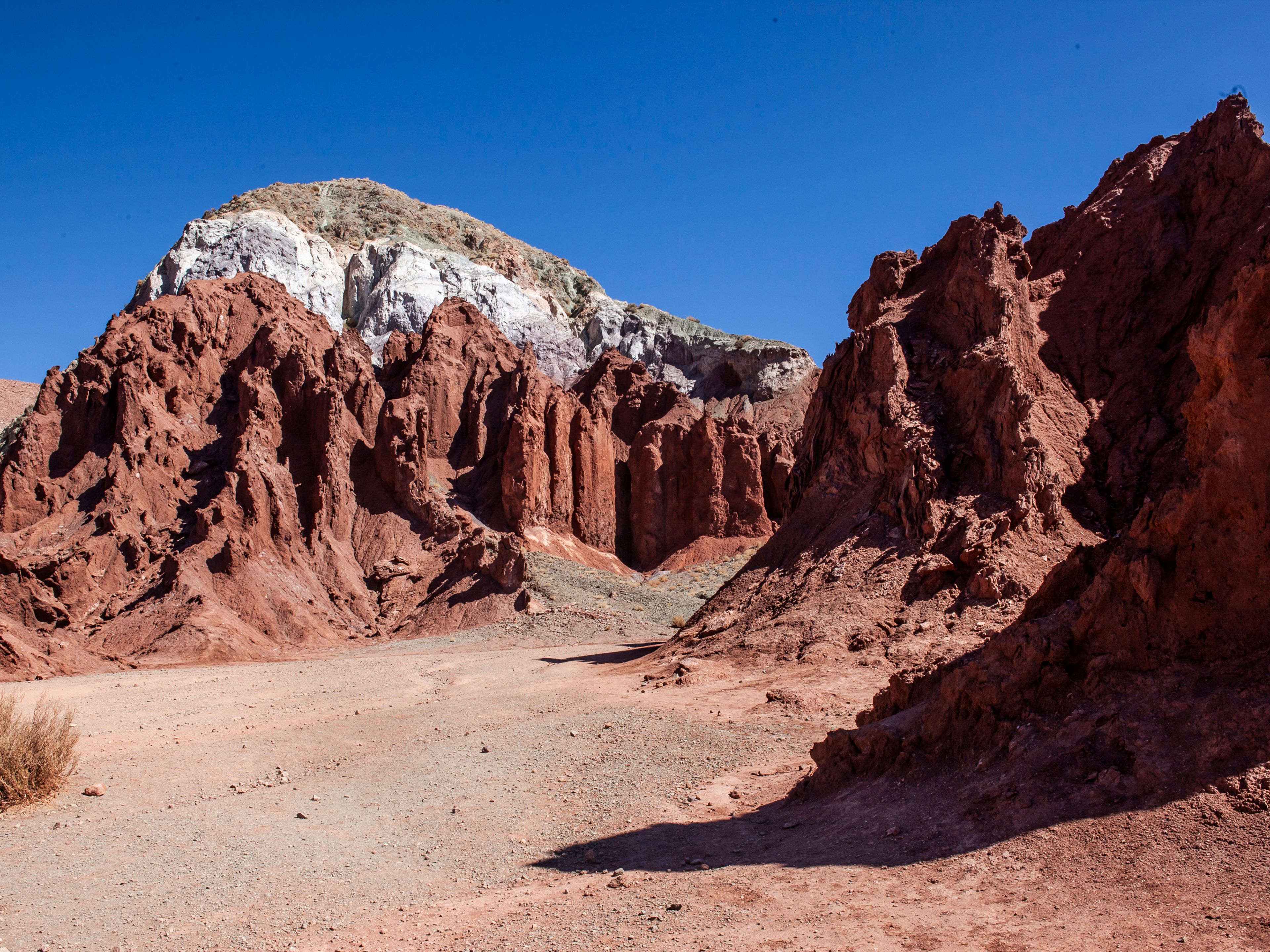 Tур ПРЕМИУМ "РАДУЖНАЯ ДОЛИНА И ПЕТРОГЛИФЫ ЙЕРБАС-БУЭНАС". "RAINBOW VALLEY & YERBAS BUENAS PETROGLYPHS" PREMIUM Tour, San Pedro de Atacama, Chile. 