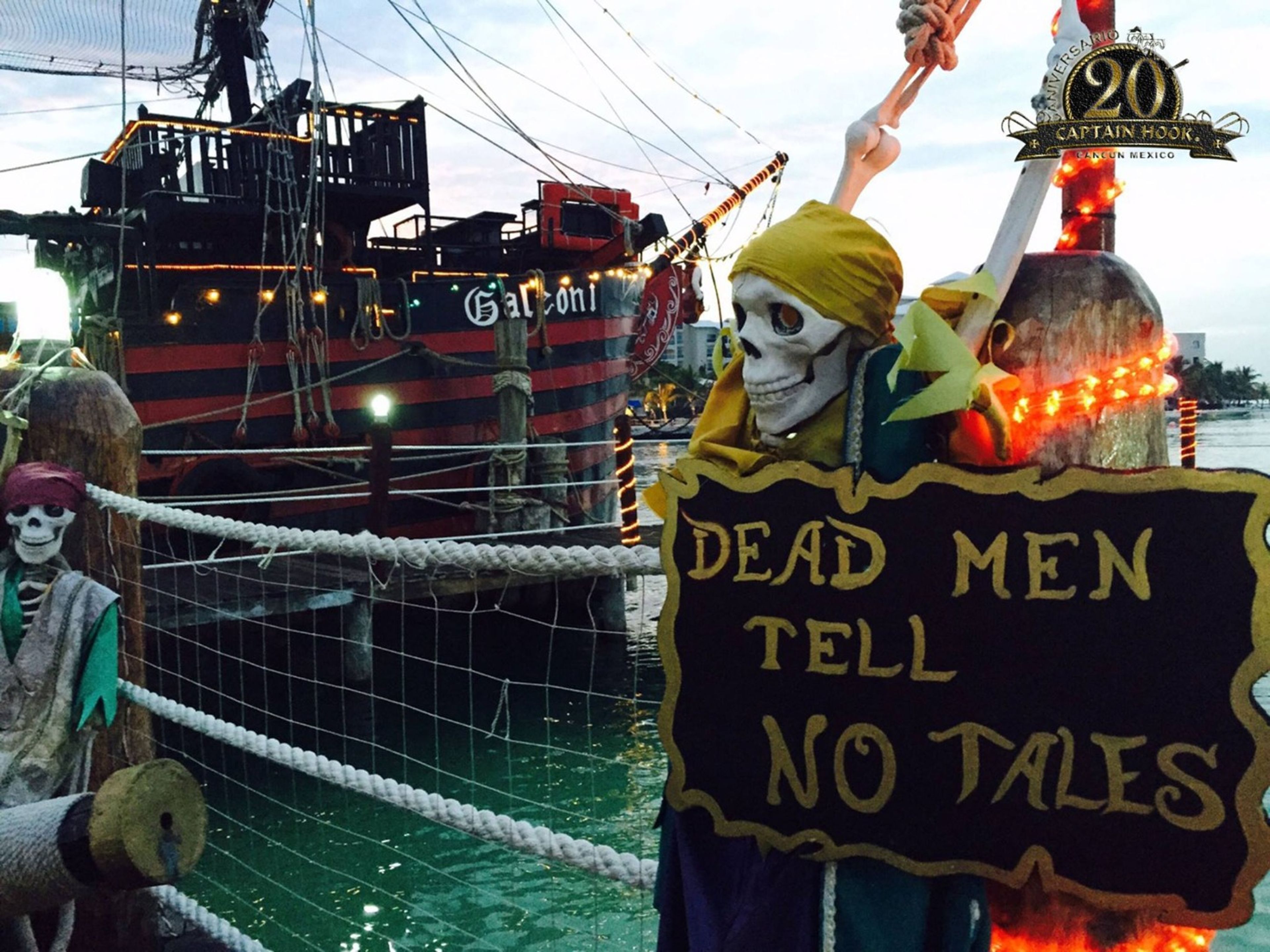 Visite "Captain Hook avec dîner de homard et de steak". "Captain Hook tour with lobster & steak dinner" Tour  Da
