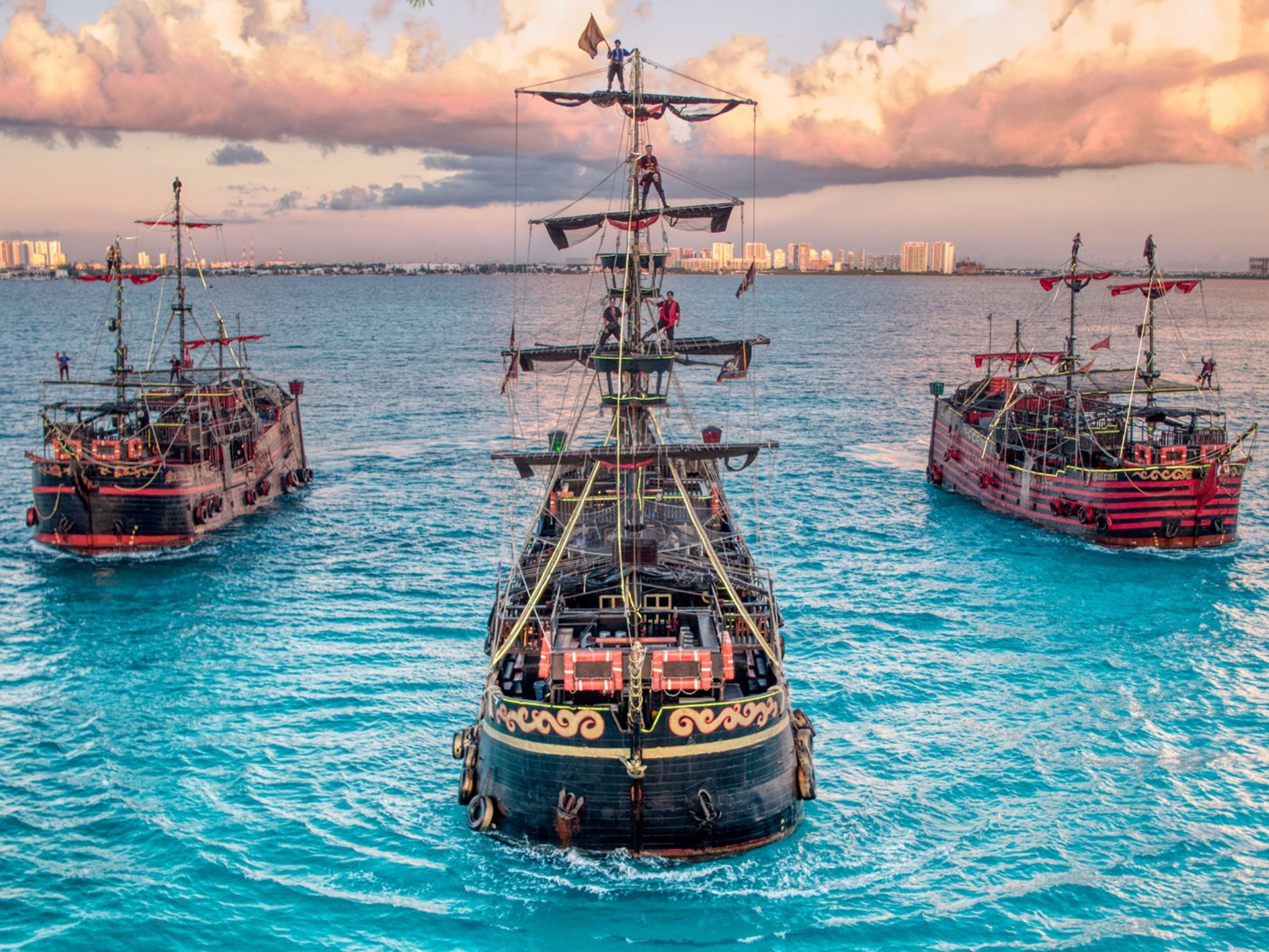 Visite "Captain Hook avec dîner de homard et de steak". "Captain Hook tour with lobster & steak dinner" Tour  Da
