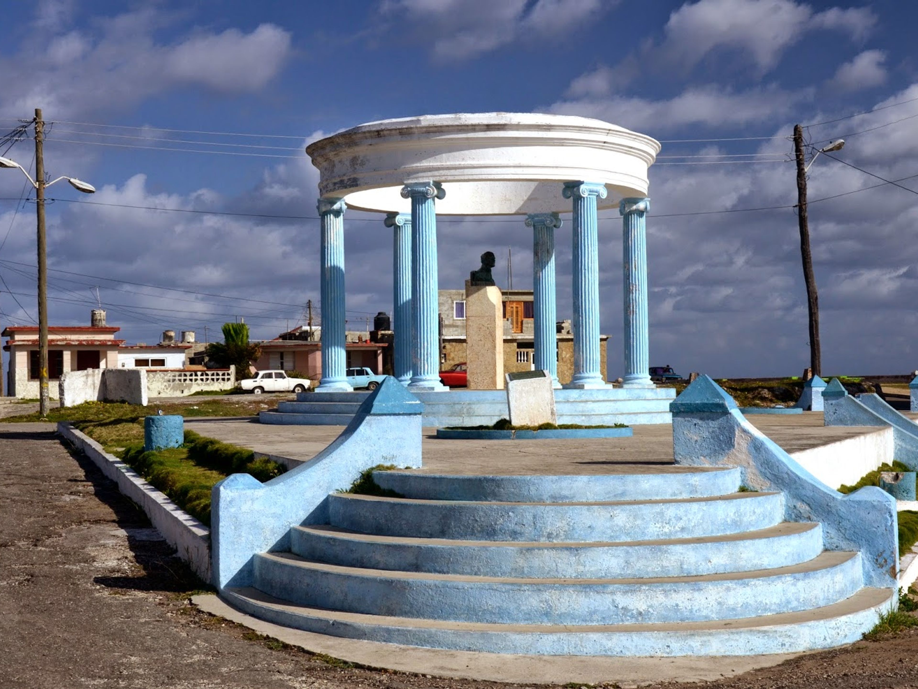 Radtour "HAVANNA, SONNE UND MEER: STRÄNDE DES OSTENS". Monument to the famous American writer, Ernest Hemingway, Cojimar, Havana, Cuba.