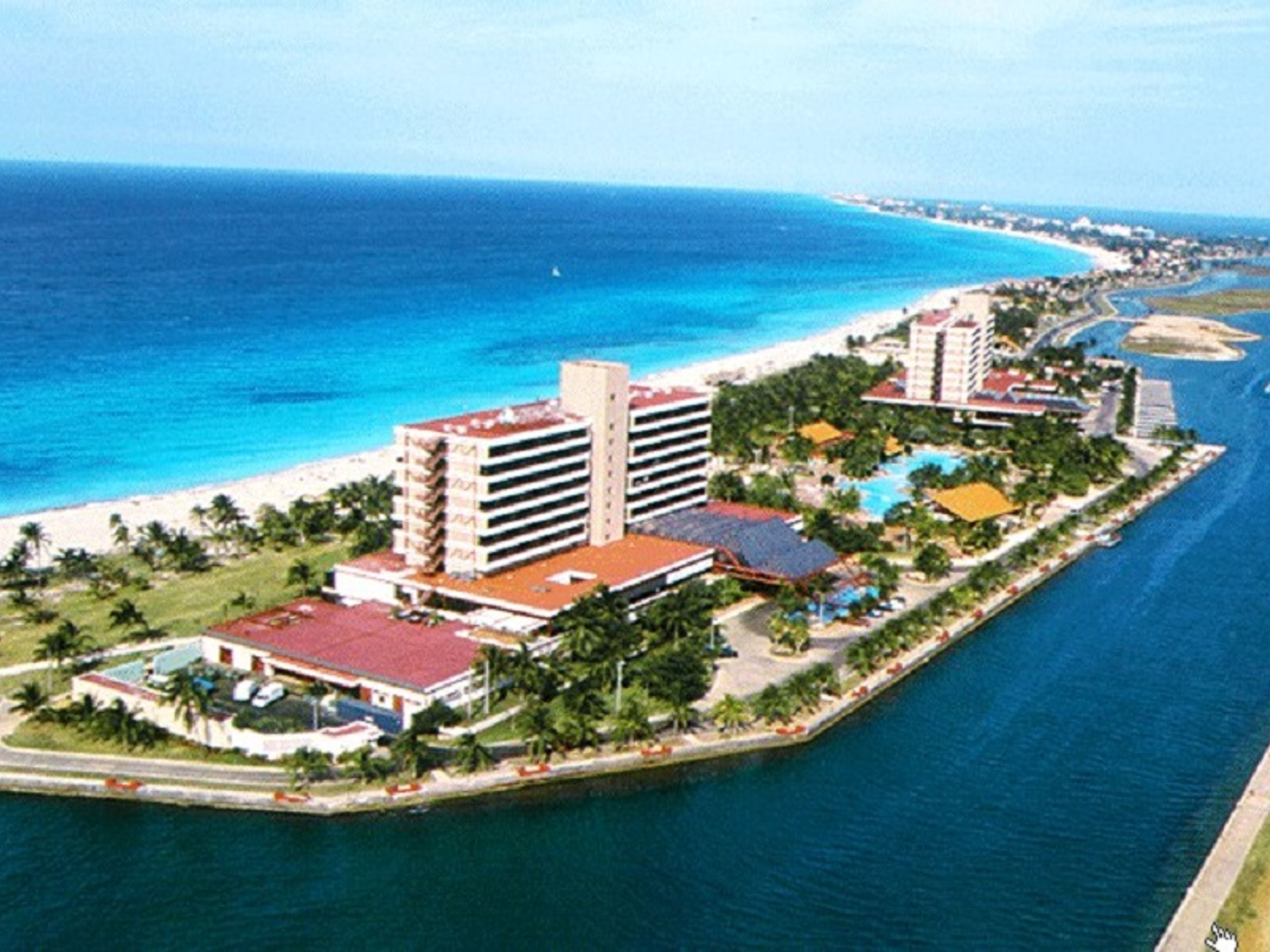 Тур "ТРАНСФЕР В ВАРАДЕРО (В ОДНУ СТОРОНУ) + 2 ЧАСА ГОРОДСКОЙ ТУР В ВАРАДЕРО". Varadero beach panoramic view, Varadero, Matanzas, Cuba.