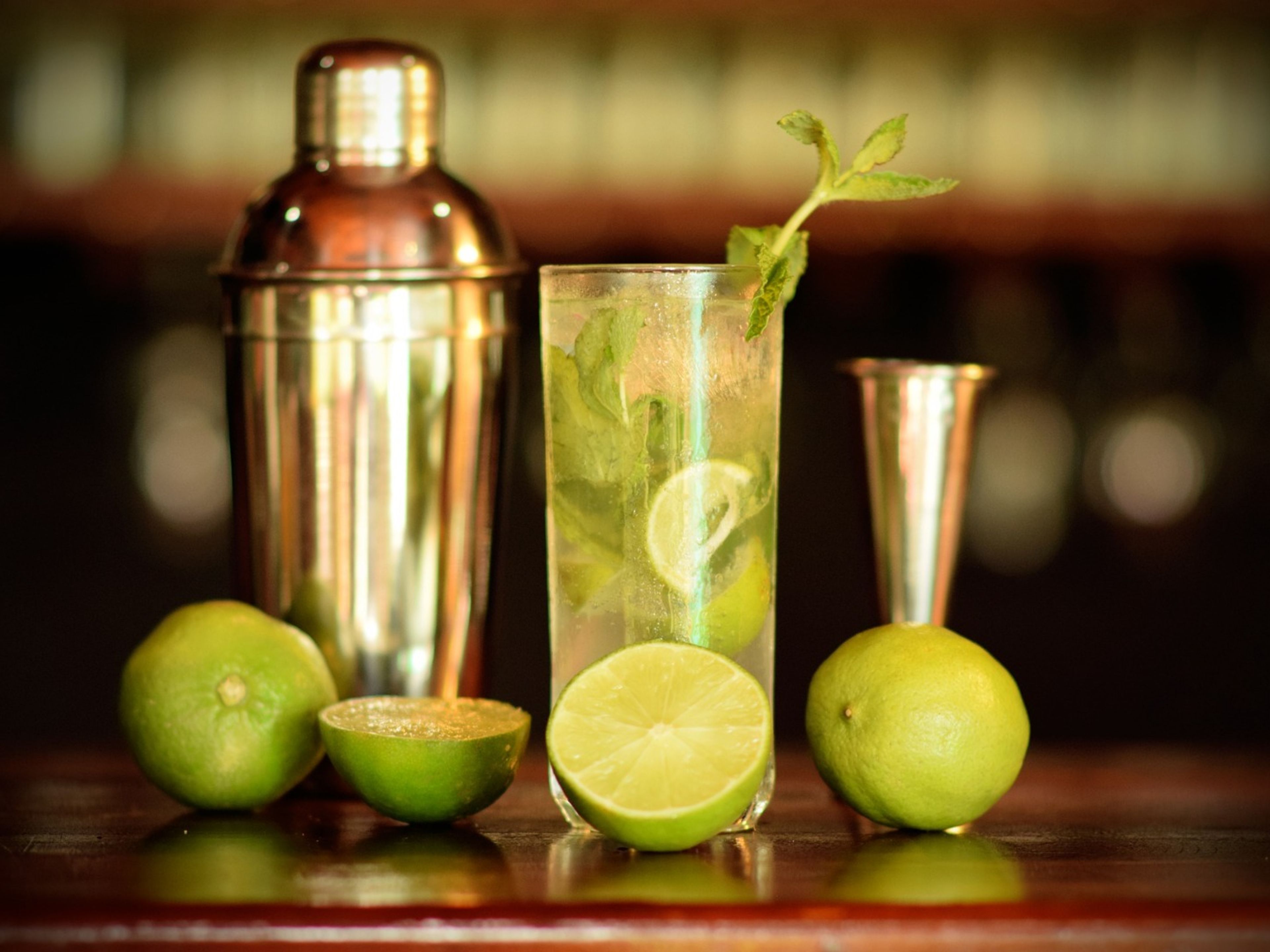 Tур "КУРСЫ ПО ПРИГОТОВЛЕНИЮ КУБИНСКИХ КОКТЕЙЛЕЙ". "CUBAN COCKTAIL-MAKING CLASSES" Tour, Santiago de Cuba, Cuba.