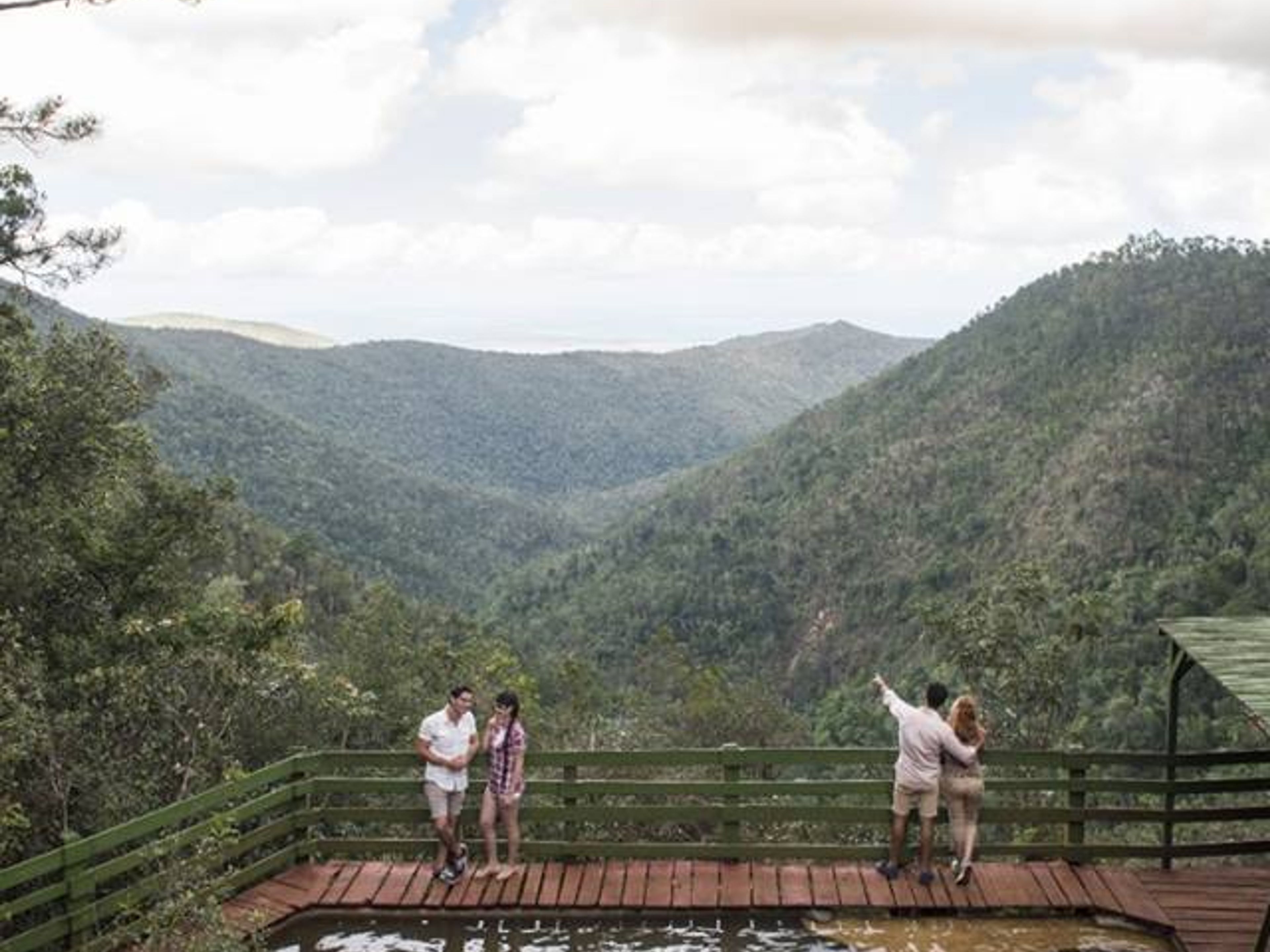 Тур "ВОДОПАД ГУАЯБО НА АВТОБУСЕ". GUAYABO WATERFALL panoramic view, Pinares de Mayari, Holguín, Cuba.