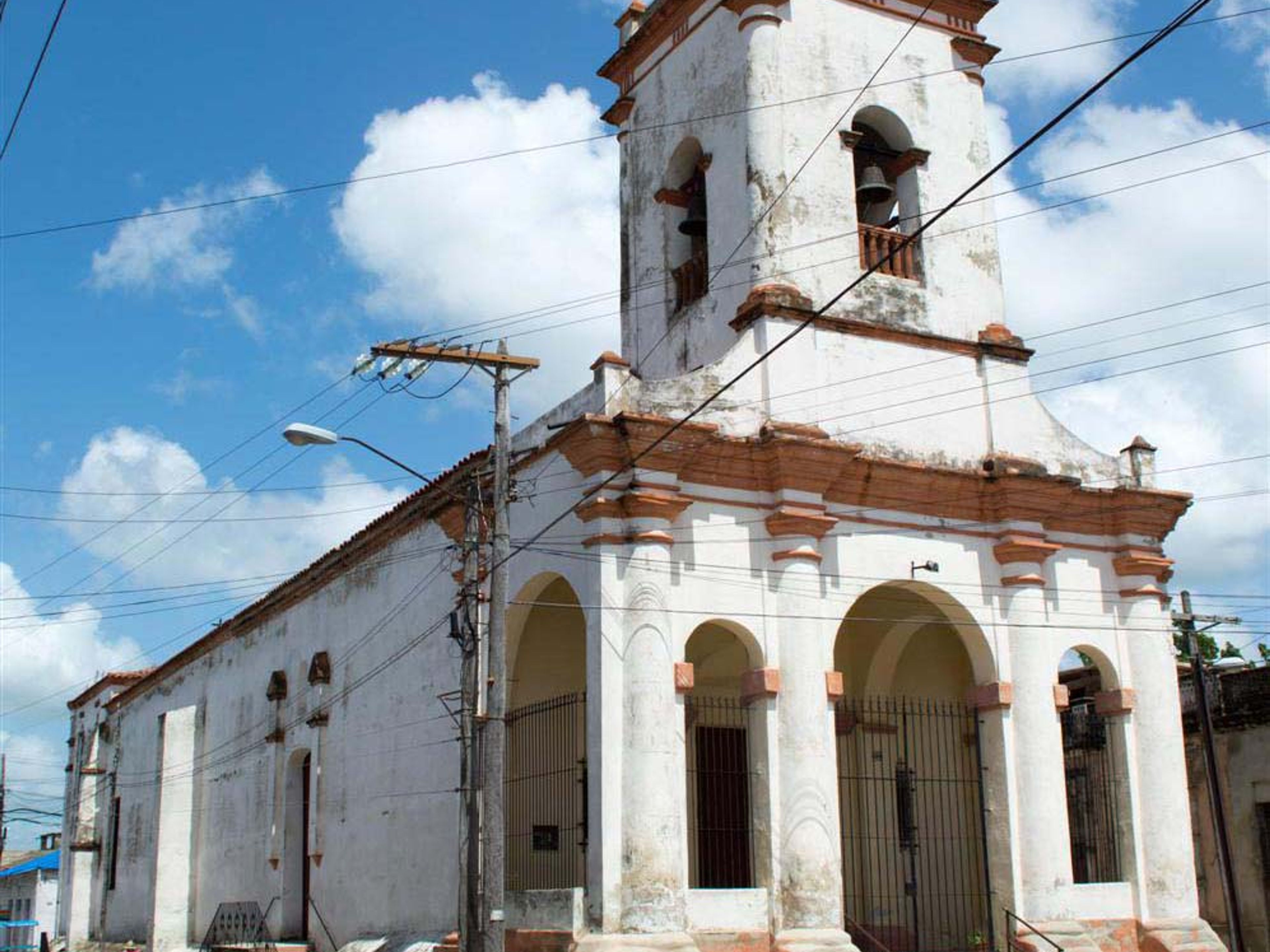 “Camagüey's Religious” tour. Santa Ana church panoramic view, Camagüey city