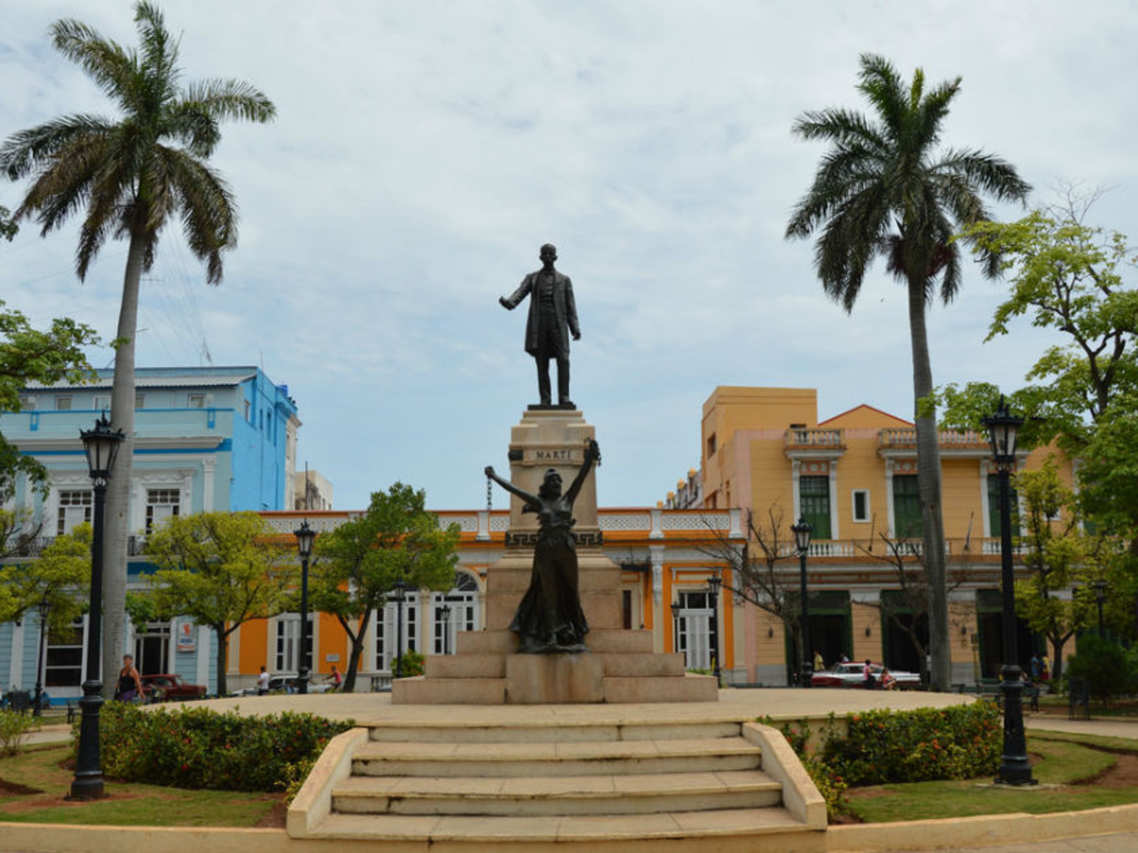 Тур "Открывая Матансас и Карденас в классических автомобилях". La Libertad monument in The José Martí central park, Matanzas city. “Discovering Matanzas in Classic Cars” Tour