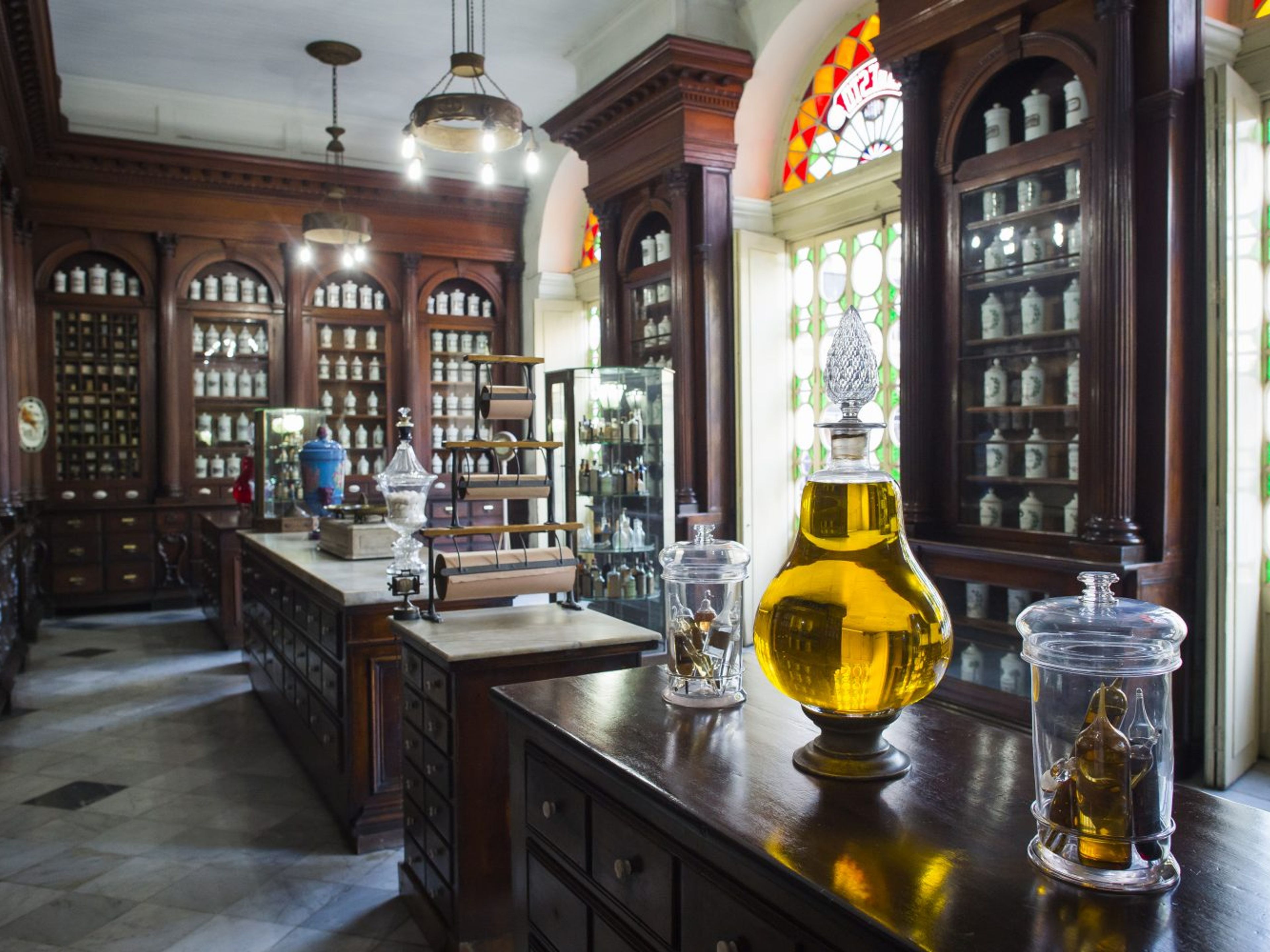 Tour “Descobrindo Matanzas e Cardenas em Carros Clássicos”. Le Triolet Pharmaceutical Museum, Matanzas. “Discovering Matanzas in Classic Cars” Tour