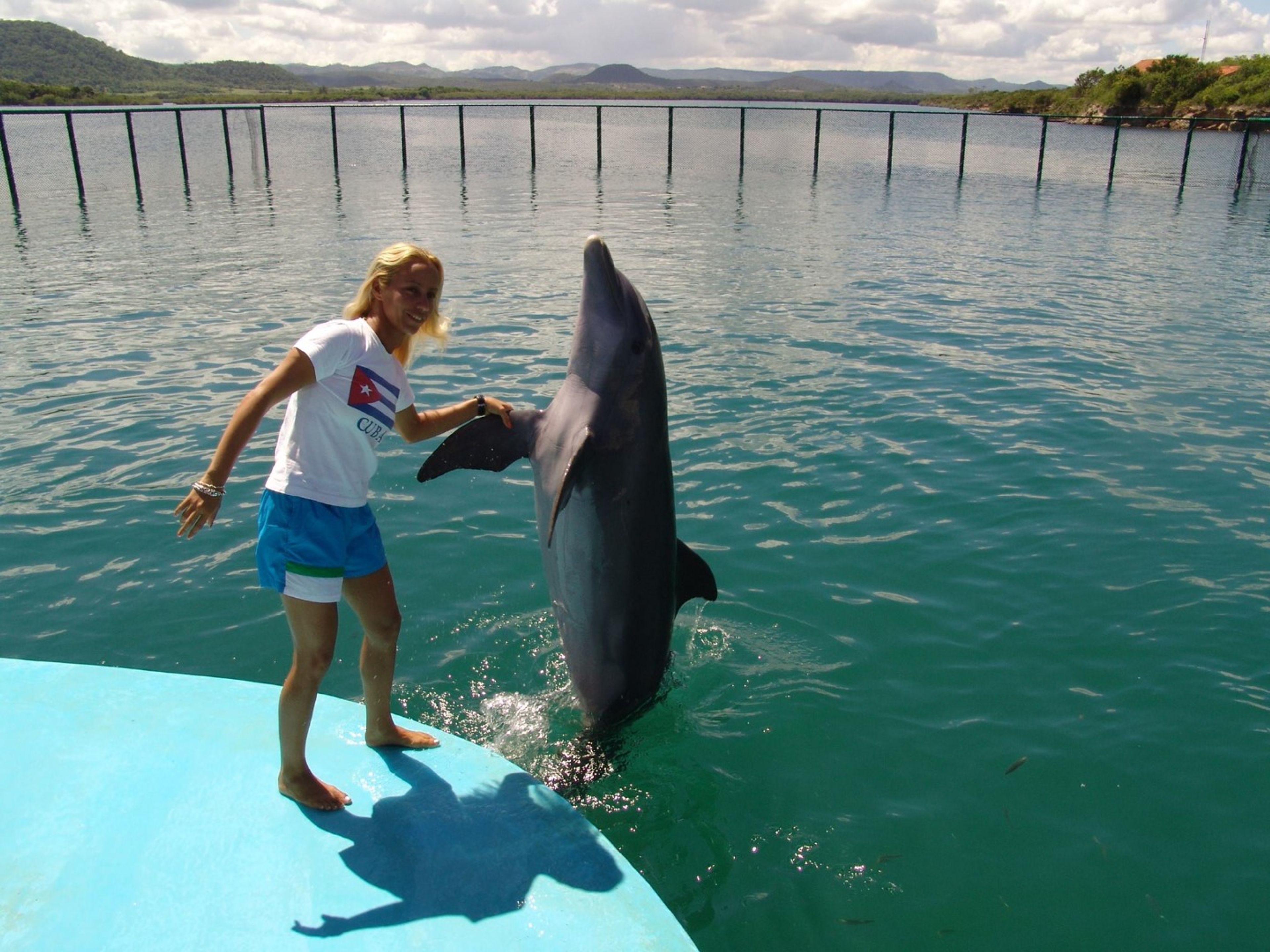 Tour "NAGE SPÉCIALISÉE AVEC LES DAUPHINS À BAHIA DE NARANJO". Swimming with dolphins tour at Bahía de Naranjo dolphinarium, Playa Esmeralda, Holguín, Cuba.