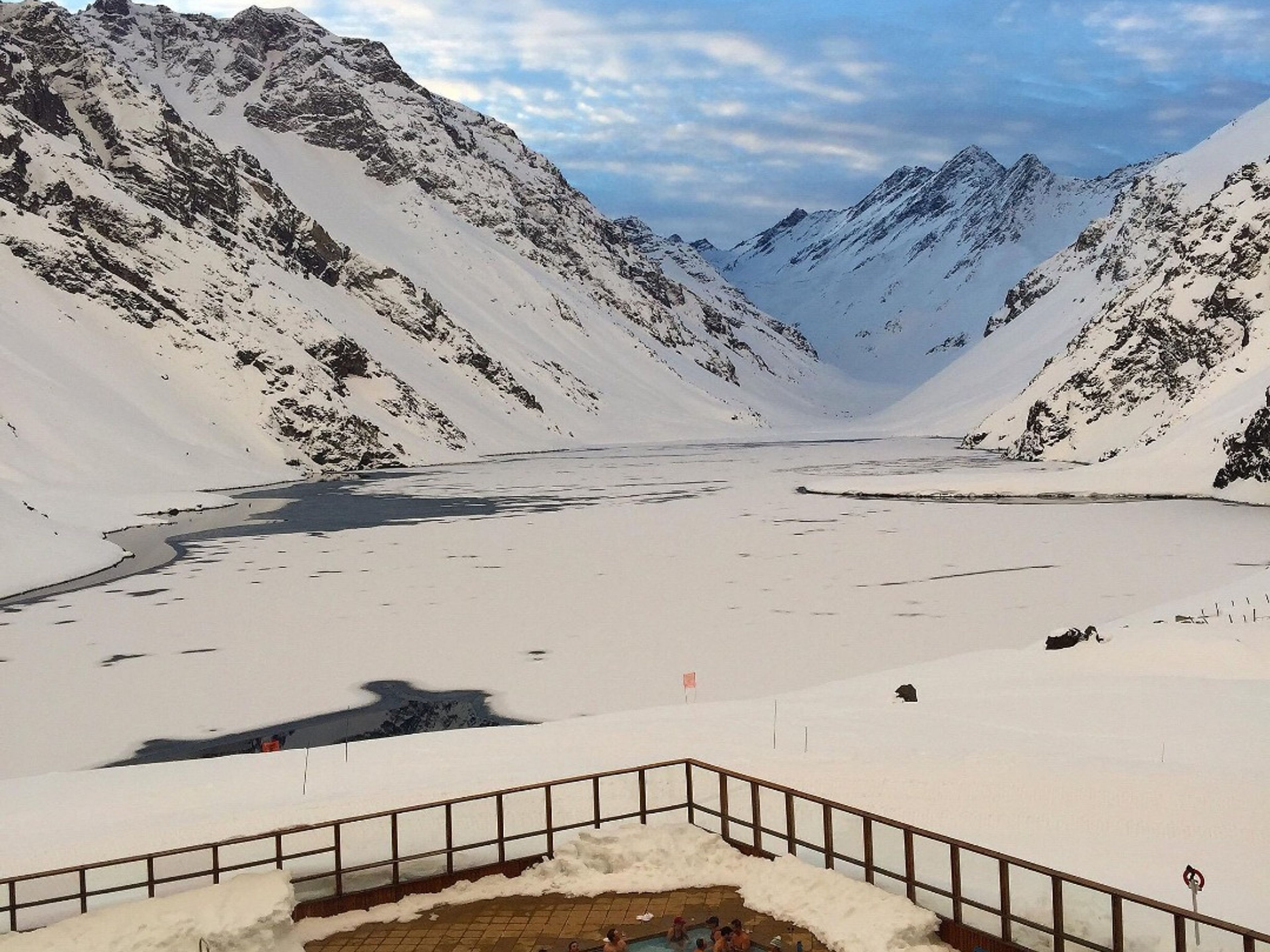“BESUCH DES PORTILLO-GEBIRGES UND SKIGEBIETES” Tour. “VISIT TO THE PORTILLO MOUNTAIN AND SKI RESORT” Tour, Chile.