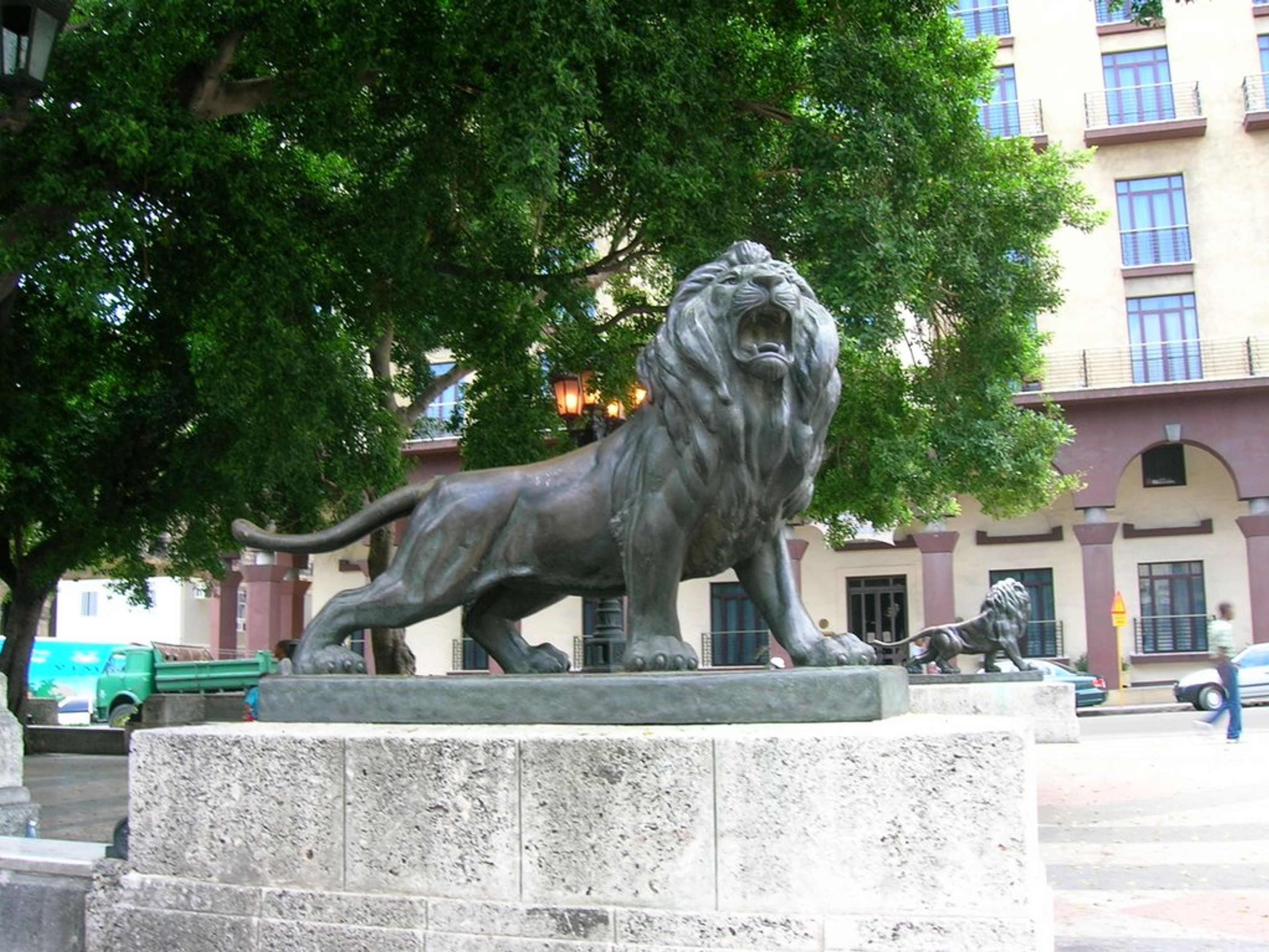 "Inner Havana, El Prado, his environment and the José Martí´s presence" Tour. Prado street, Old Havana, Cuba. "Inner Havana, El Prado, his environment and the José Martí´s presence" Tour