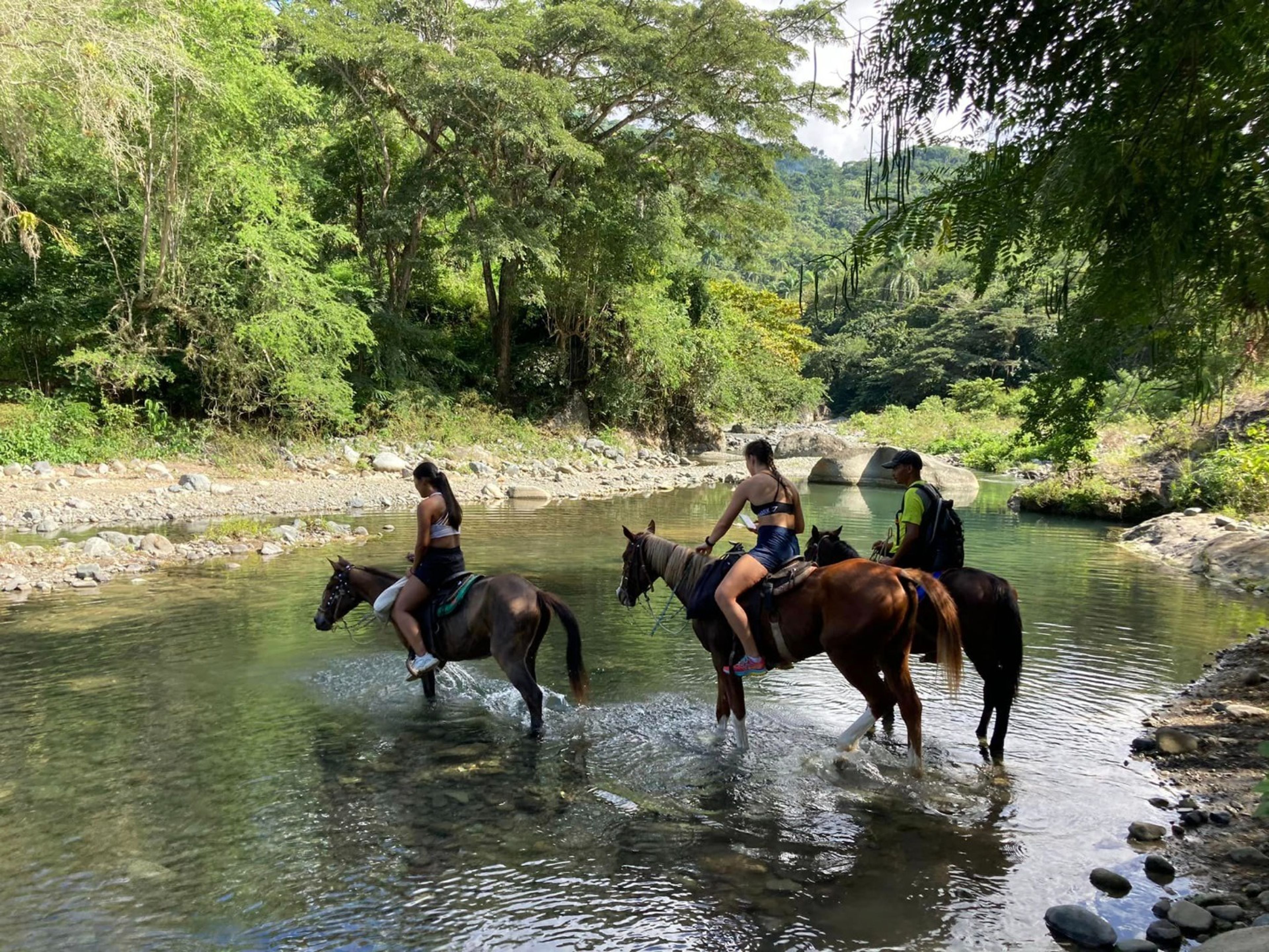 "DAS LEBEN DER LANDWIRTE IN DER SIERRA MAESTRA (VON BAYAMO)" Trekking-Tour (1 Tag). “FARMER'S LIFE IN THE SIERRA MAESTRA” Trekking Tour (1 day)