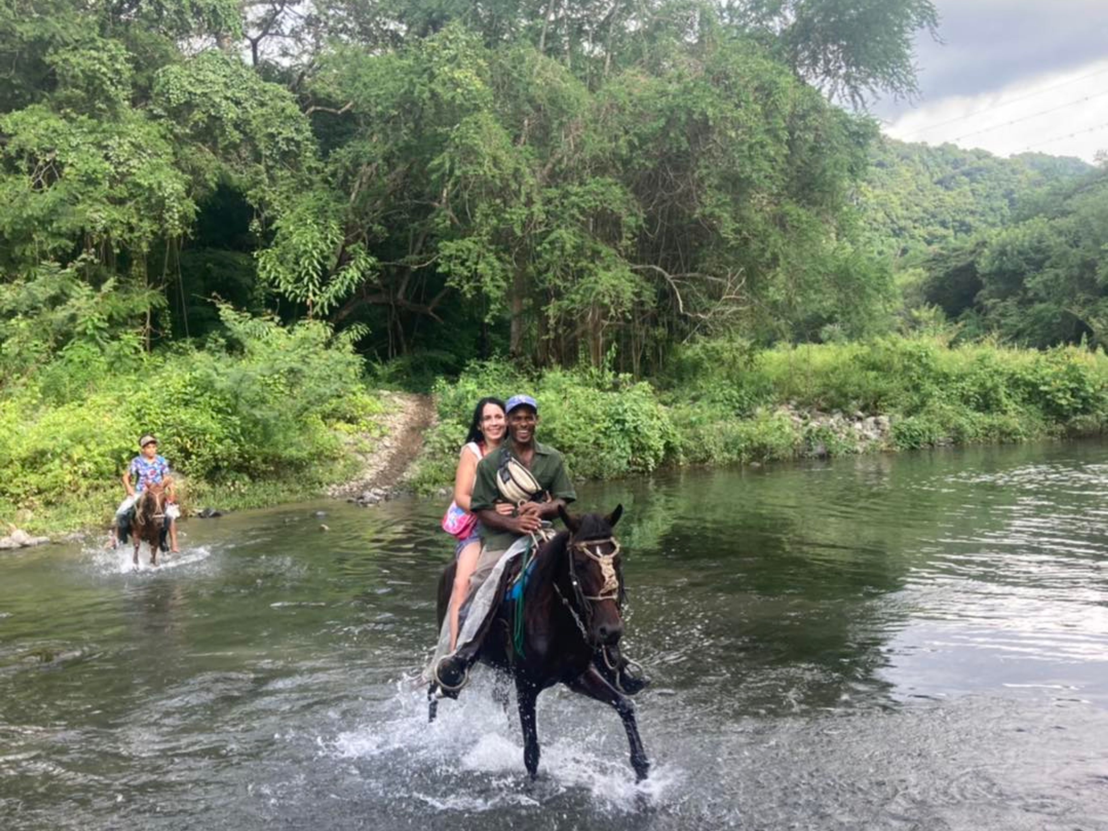 "DAS LEBEN DER LANDWIRTE IN DER SIERRA MAESTRA (VON BAYAMO)" Trekking-Tour (1 Tag). “FARMER'S LIFE IN THE SIERRA MAESTRA” Trekking Tour (1 day)