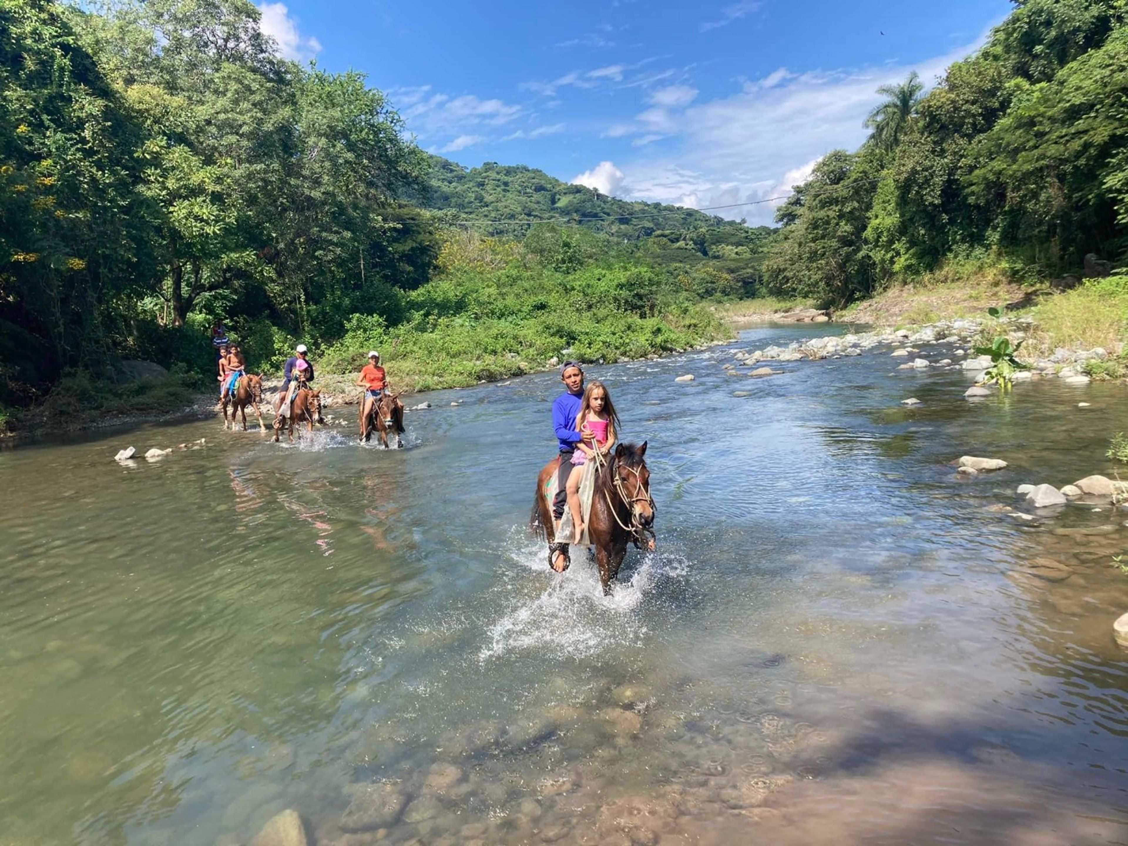 "DAS LEBEN DER LANDWIRTE IN DER SIERRA MAESTRA (VON BAYAMO)" Trekking-Tour (1 Tag). “FARMER'S LIFE IN THE SIERRA MAESTRA” Trekking Tour (1 day)