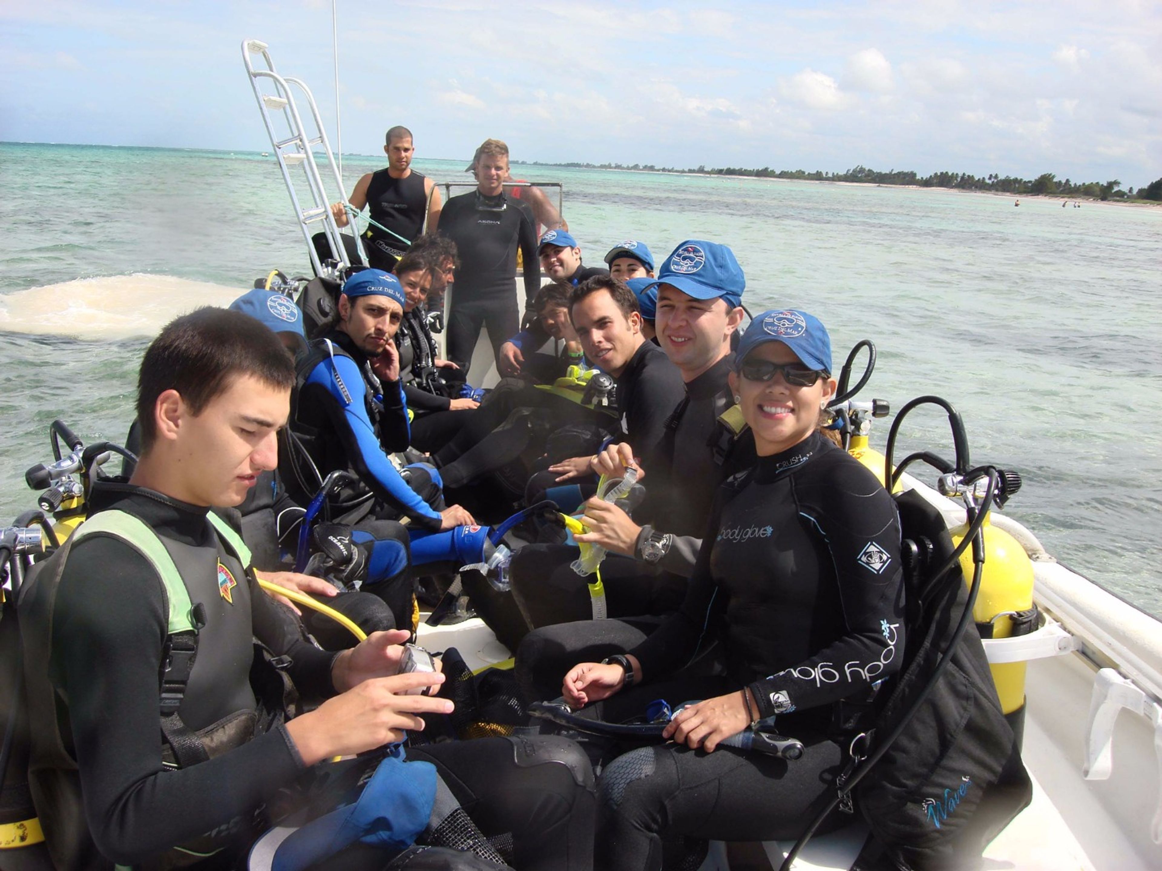 "TAUCHEN MIT BULLENHAIEN IN SANTA LUCIA" Tour. Diving Show with Bull Sharks, Santa Lucía beach, Camagüey