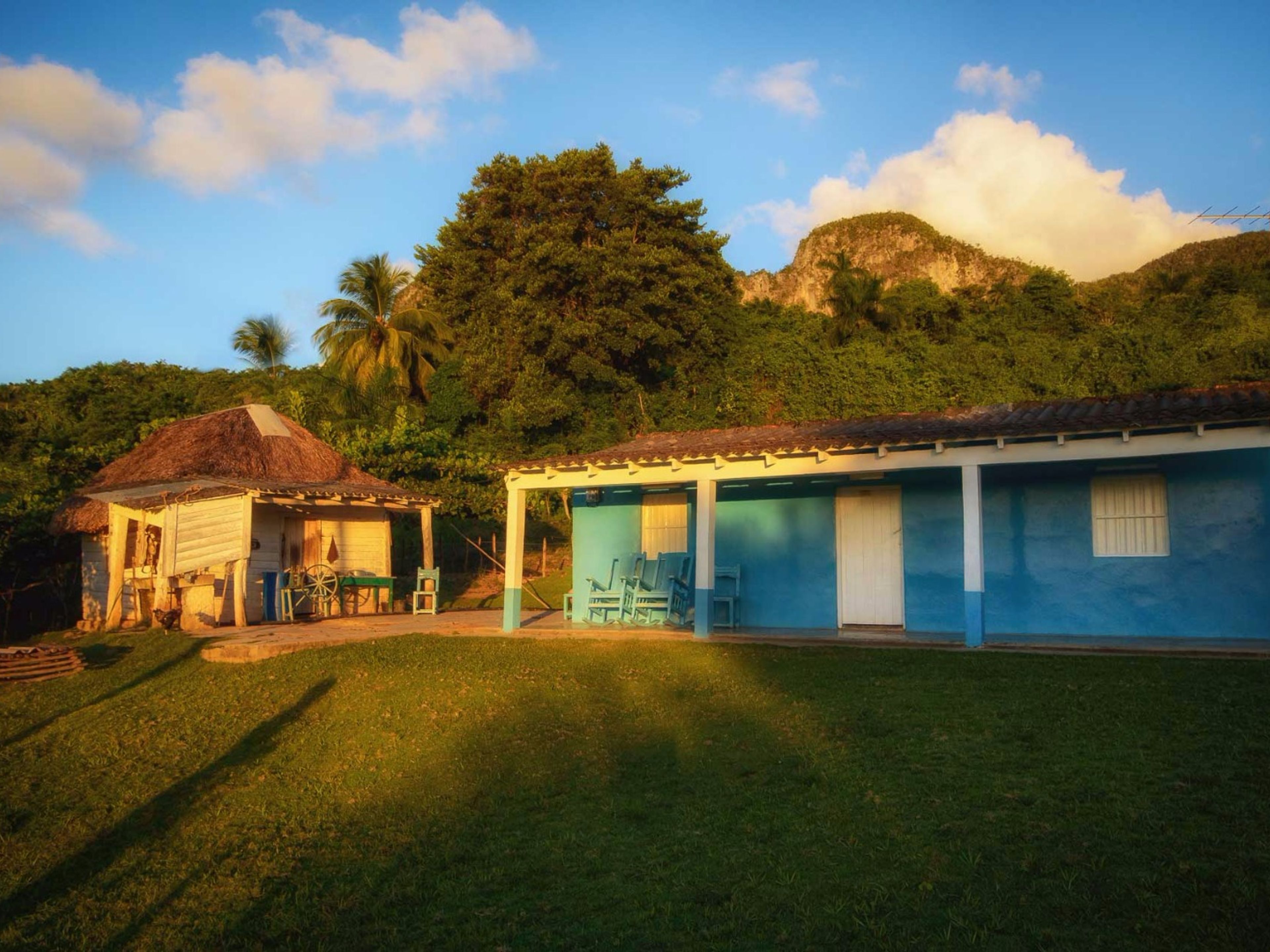 Ausflug „WANDERUNG ZU DEN WASSERPARKS”. Los Acuáticos community, Viñales valley National Park, Pinar del Río