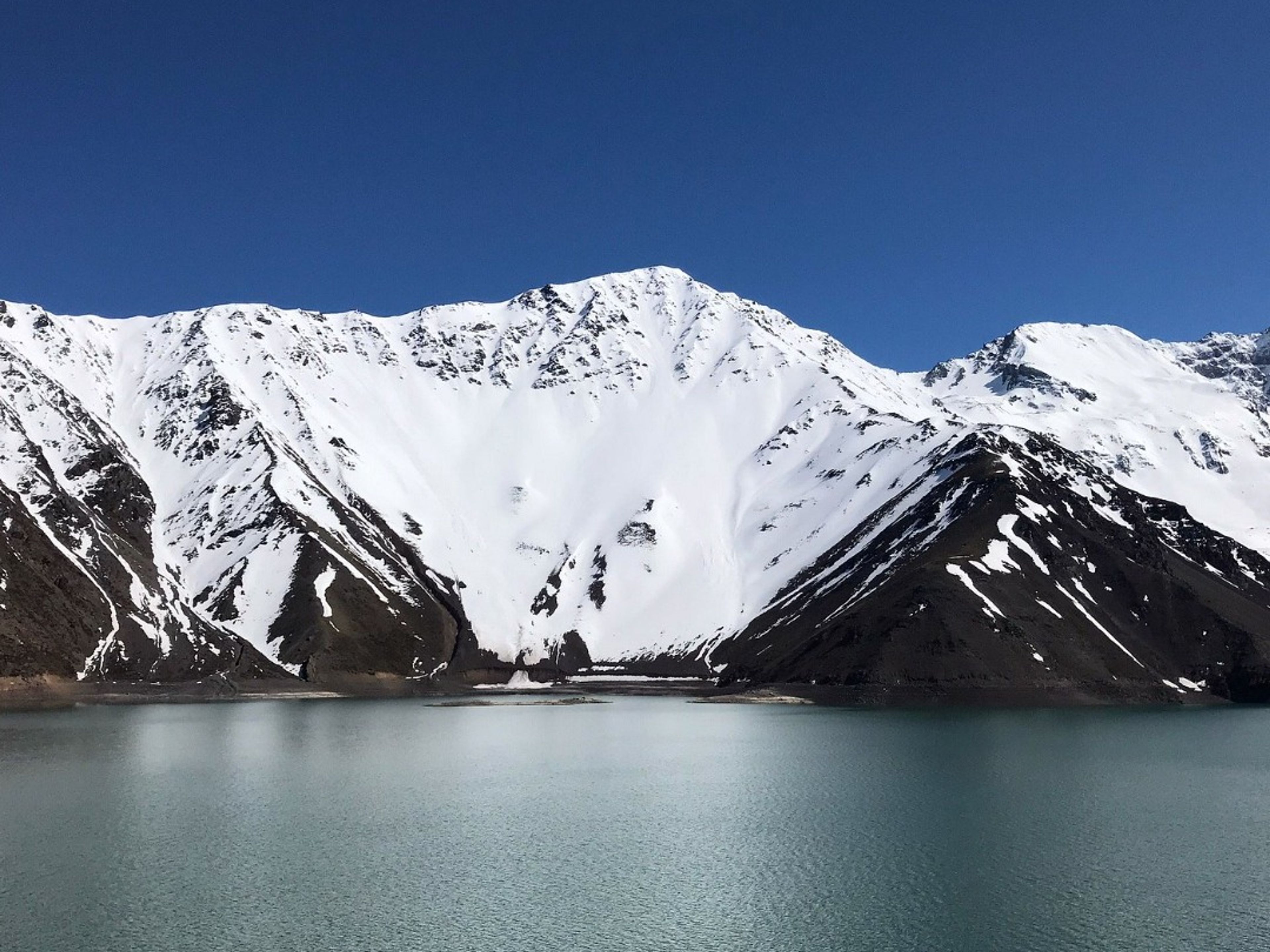 Tур "ВОДОХРАНИЛИЩЕ ЭЛЬ ЙЕСО И ГОРЯЧИЕ ИСТОЧНИКИ БАНЬОС КОЛИНА". “EL YESO RESERVOIR & BAÑOS COLINA HOT SPRINGS” Tour, El Morado National Park, Chile.