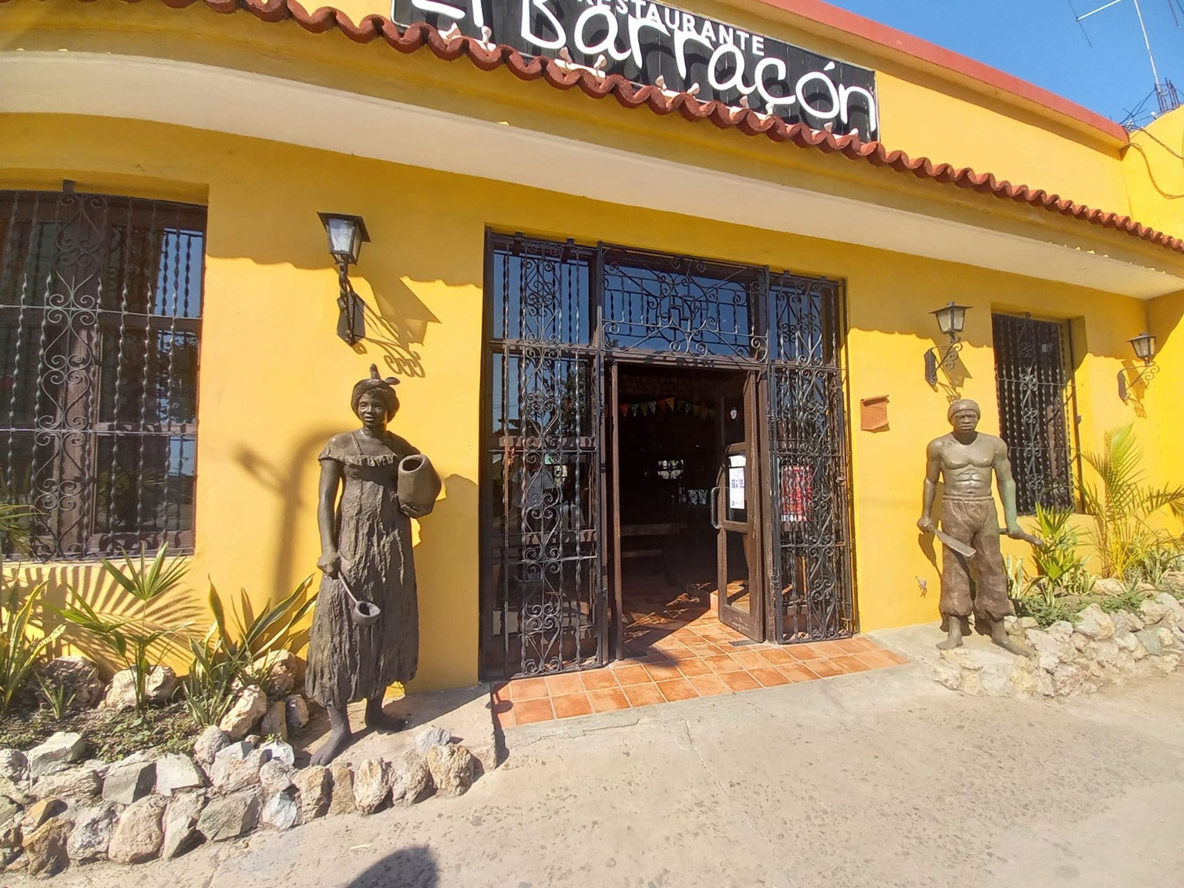 Excursión “MITOS, CULTURA Y TRADICIONES”. “MYTHS, CULTURE AND TRADITIONS” Tour, Holguín, Cuba.