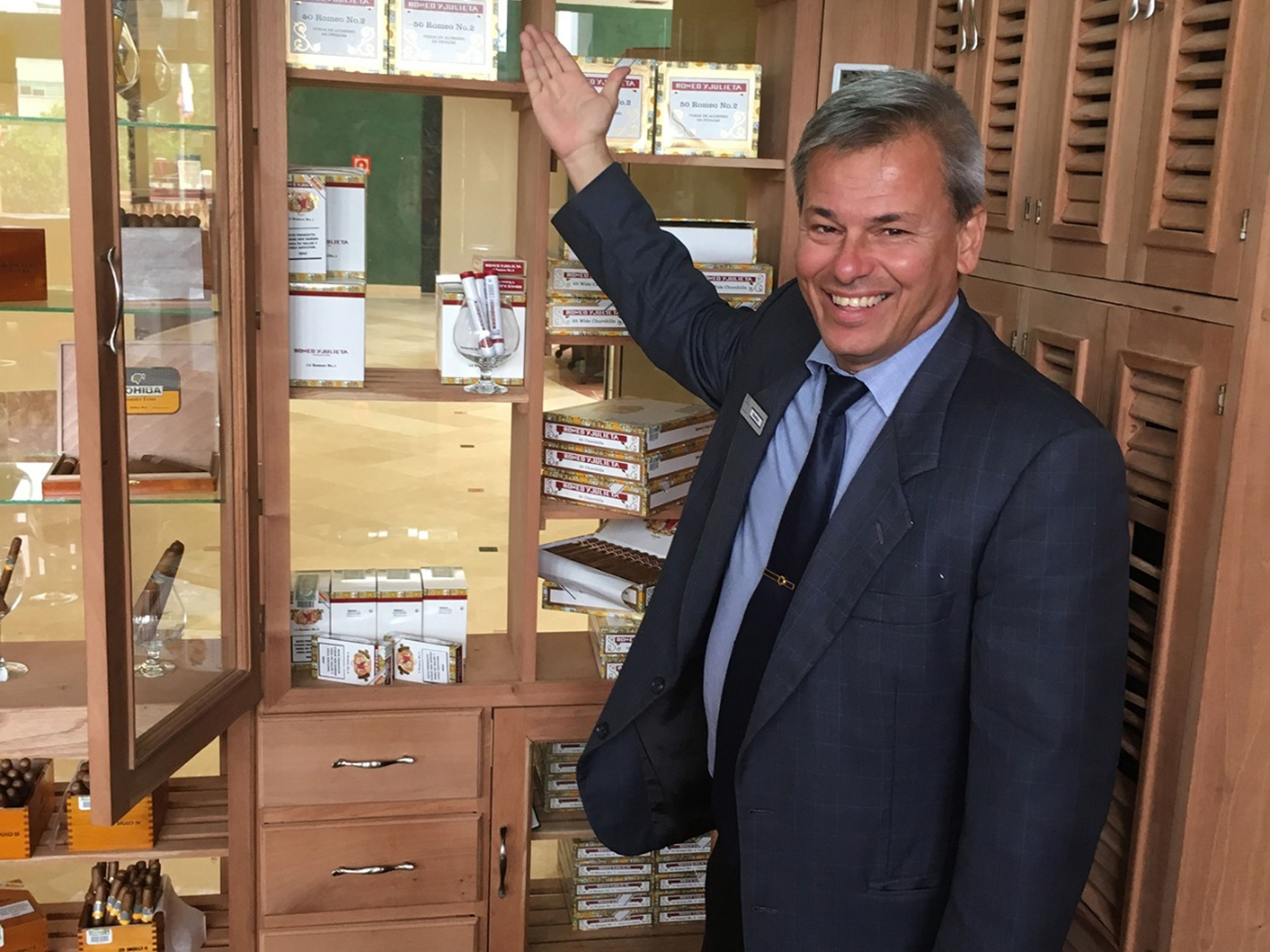 "O Mundo dos Charutos e Rum Cubanos" Tour. "The World of Cuban Cigars and Rums" Tour