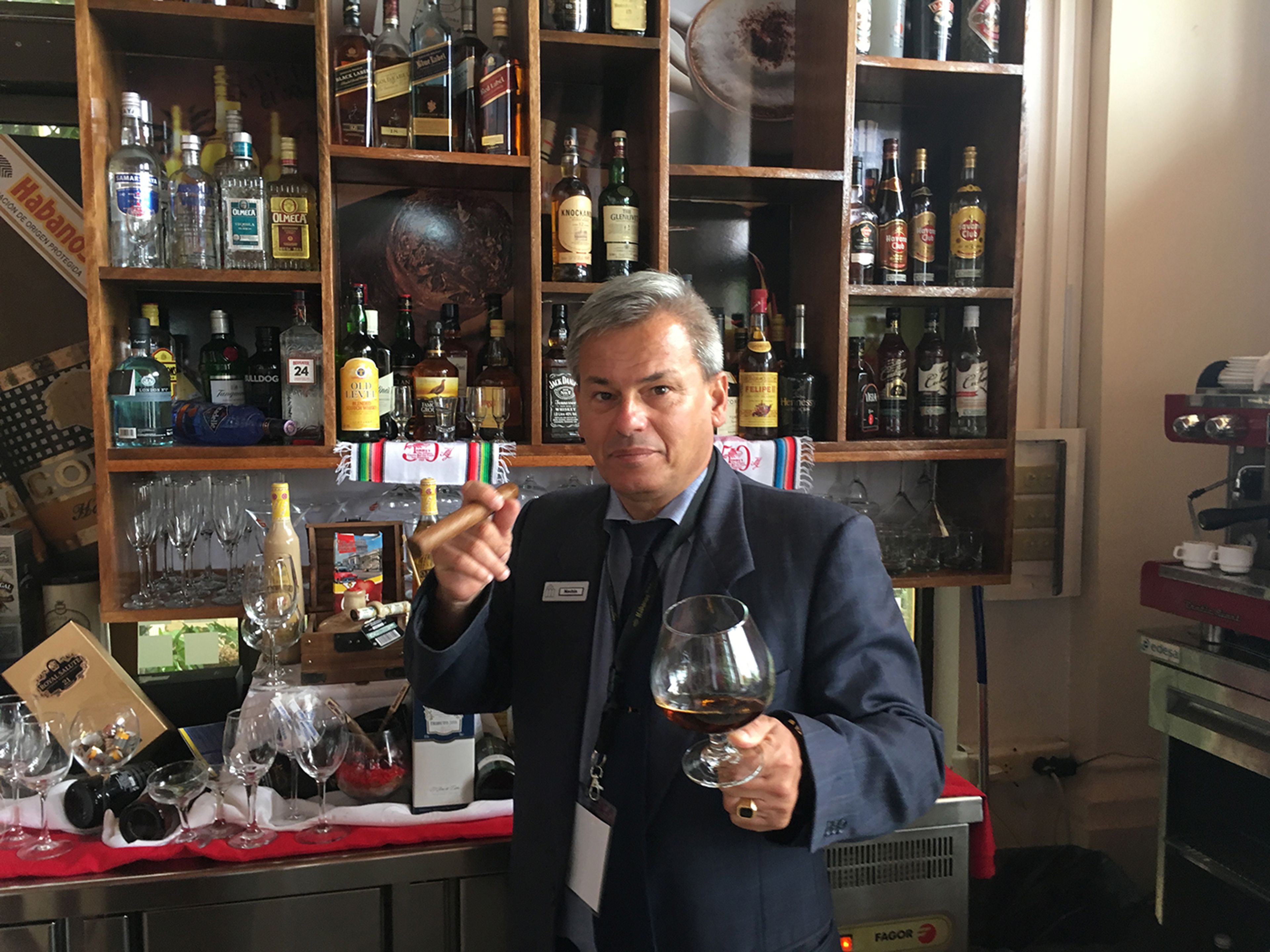 "The World of Cuban Cigars and Rums" Tour. "The World of Cuban Cigars and Rums" Tour