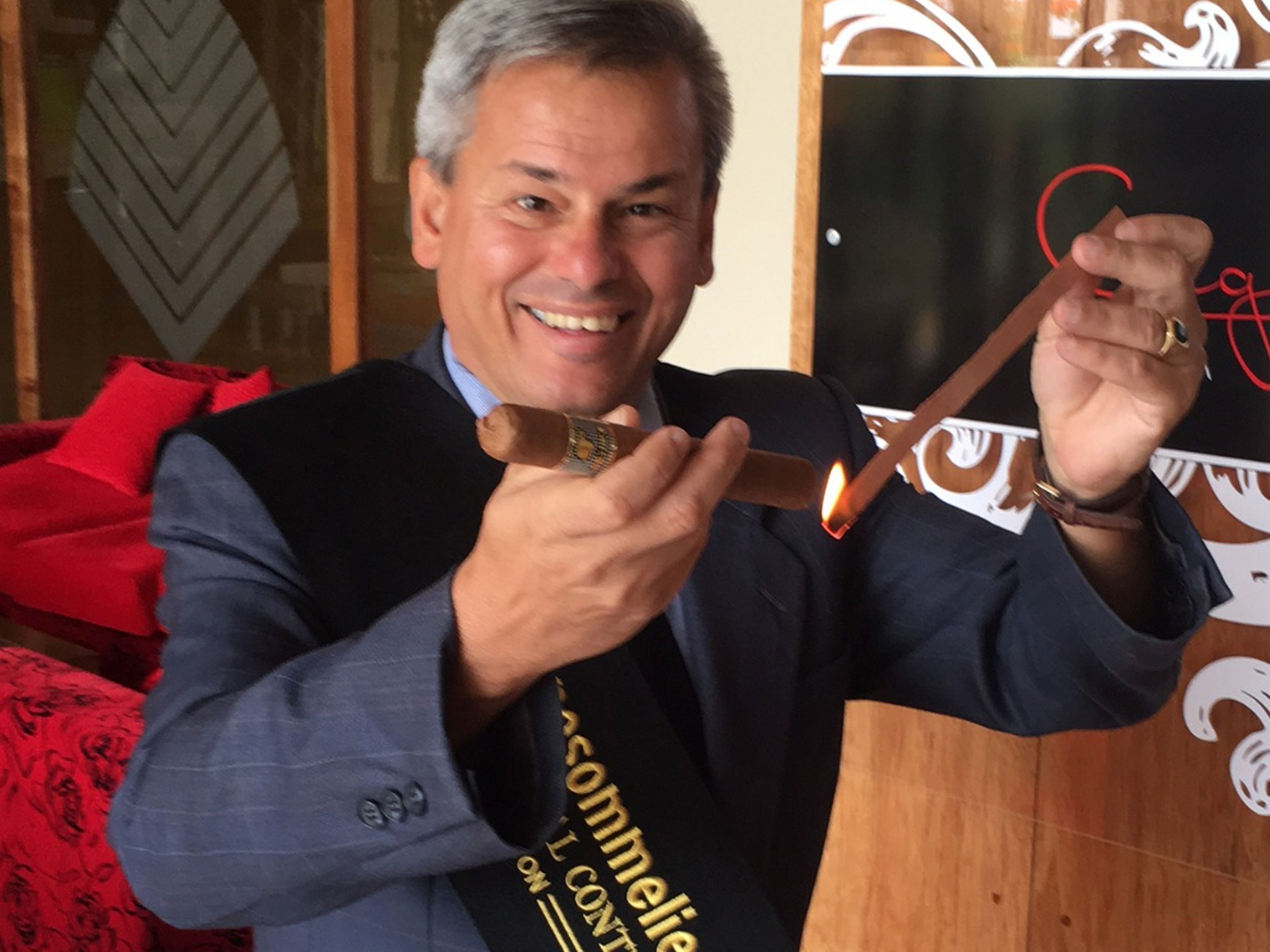 "O Mundo dos Charutos e Rum Cubanos" Tour. "The World of Cuban Cigars and Rums" Tour