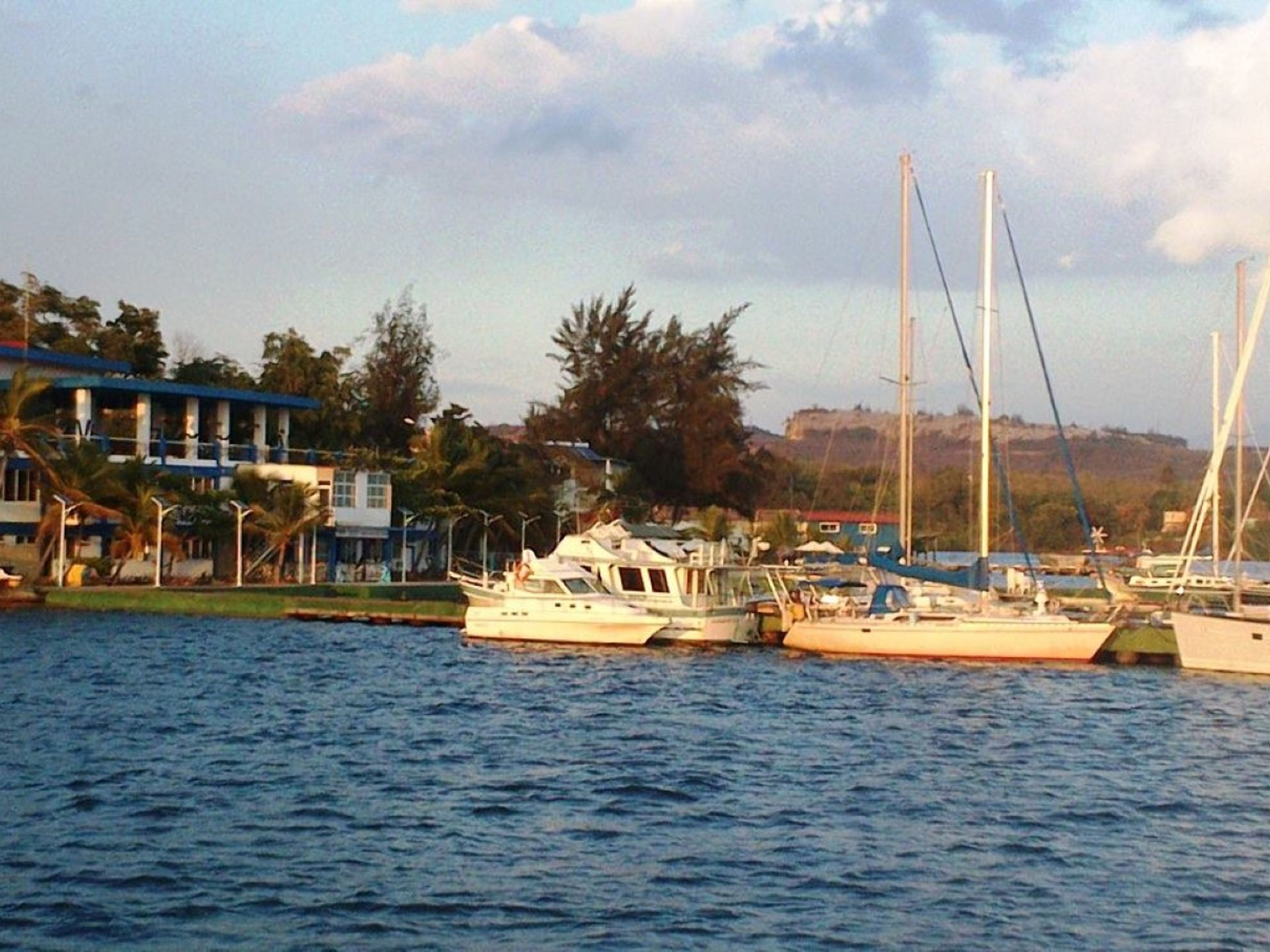 "SNORKELING TOUR TO THE BATTLESHIP CRUISER ALMIRANTE OQUENDO SHIPWRECK" Tour. null