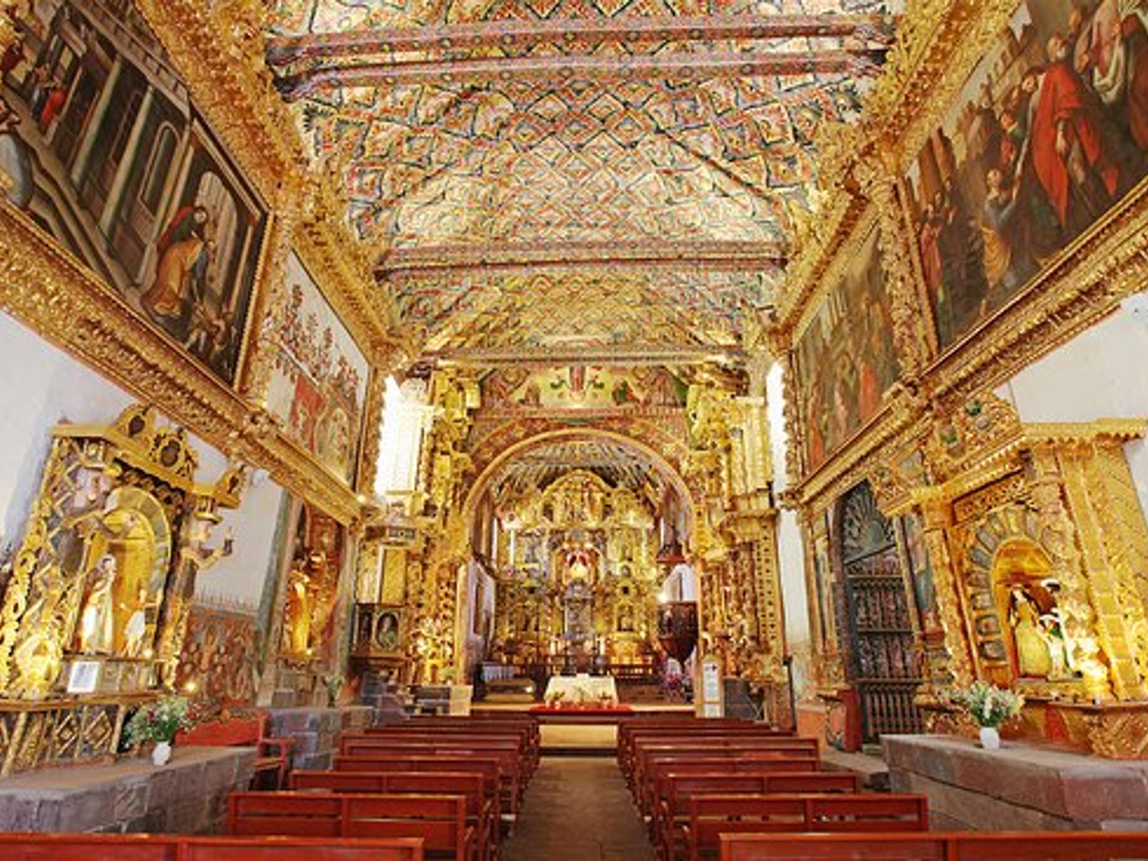 TIPON,  PIKILLACTA, ANDAHUAYLILLAS TOURS.. Andahualillas, Cusco, Perú