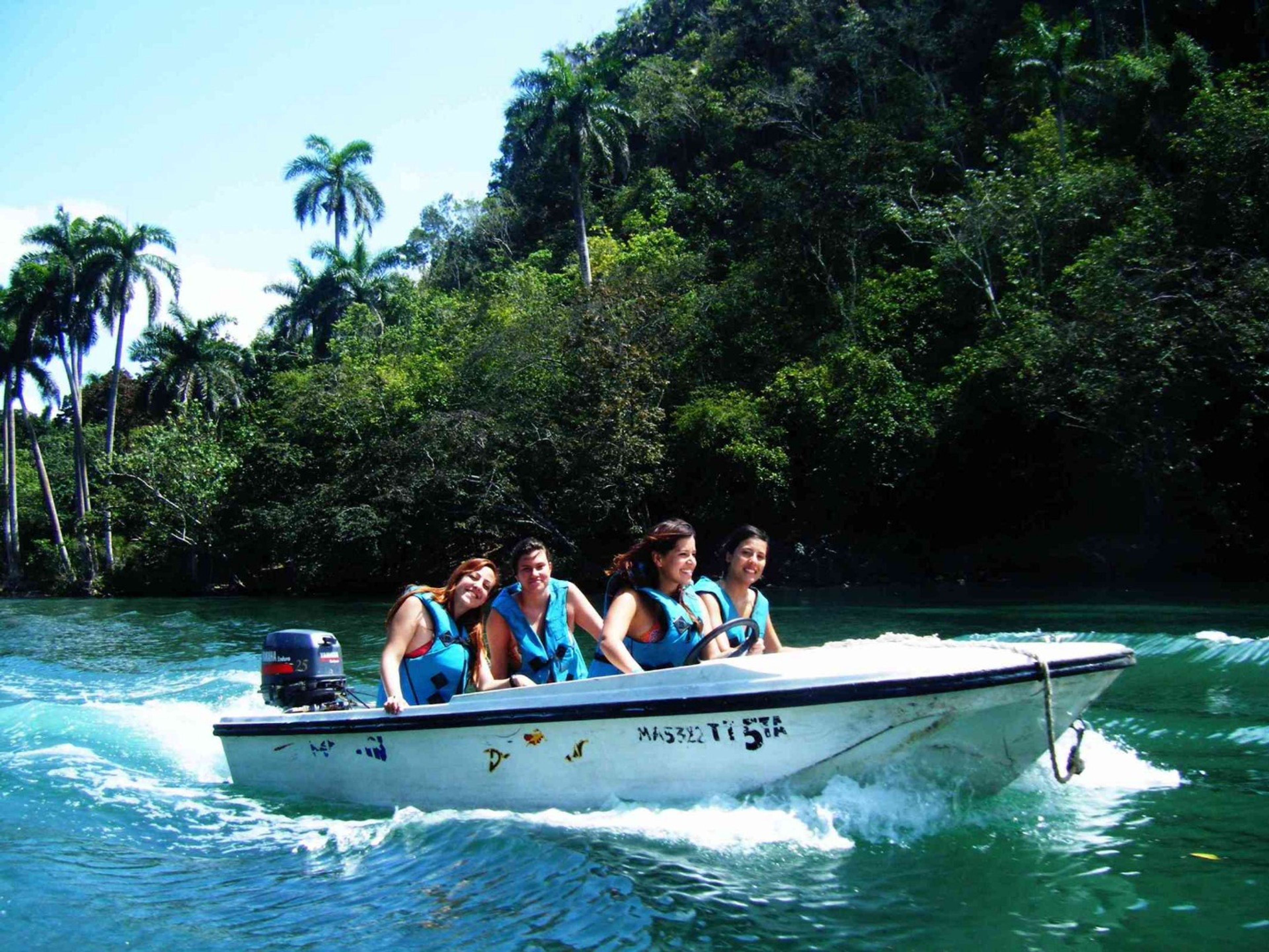 Excursão "PASSEIO DE BARCO NO RIO CANÍMAR"