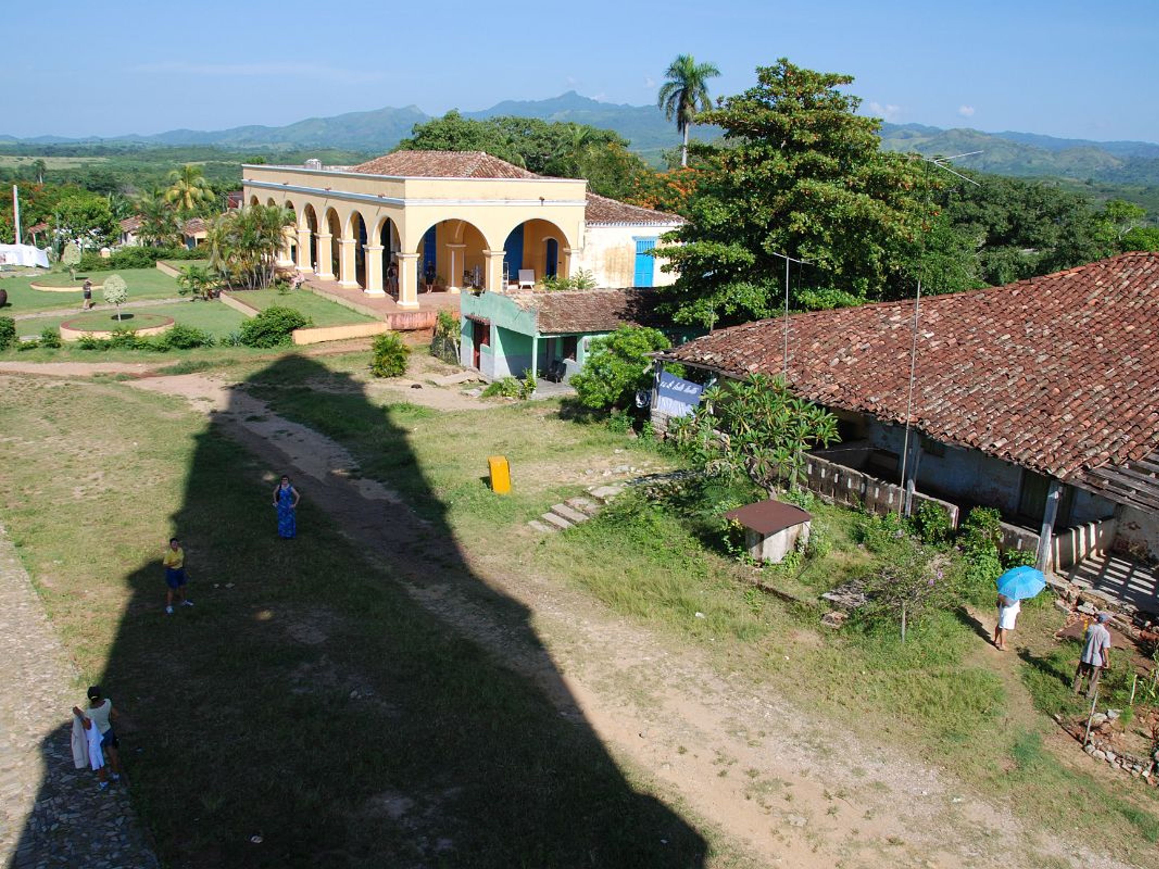 Excursión “AL VALLE DE LOS INGENIOS, UN VIAJE EN EL TIEMPO”. Manaca Iznaga farm panoramic view, Valley of the Sugar Mills, Trinidad, Sancti Spíritus. “To the Valley of the Mills, A Trip Through Time” Tour