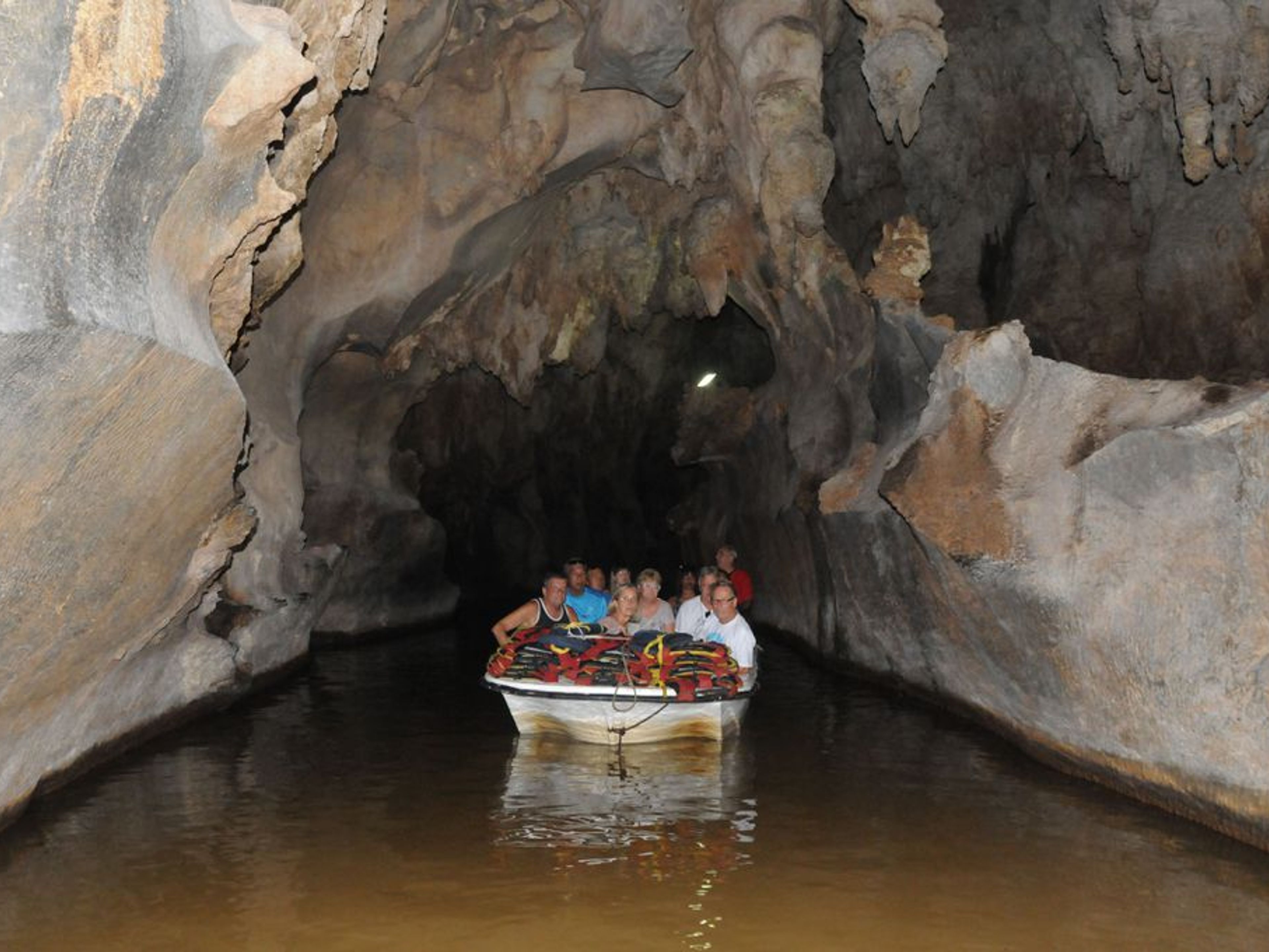 Excursion "Pinar del Río - Viñales ". Caves - "Pinar del Río - Viñales" Tour
