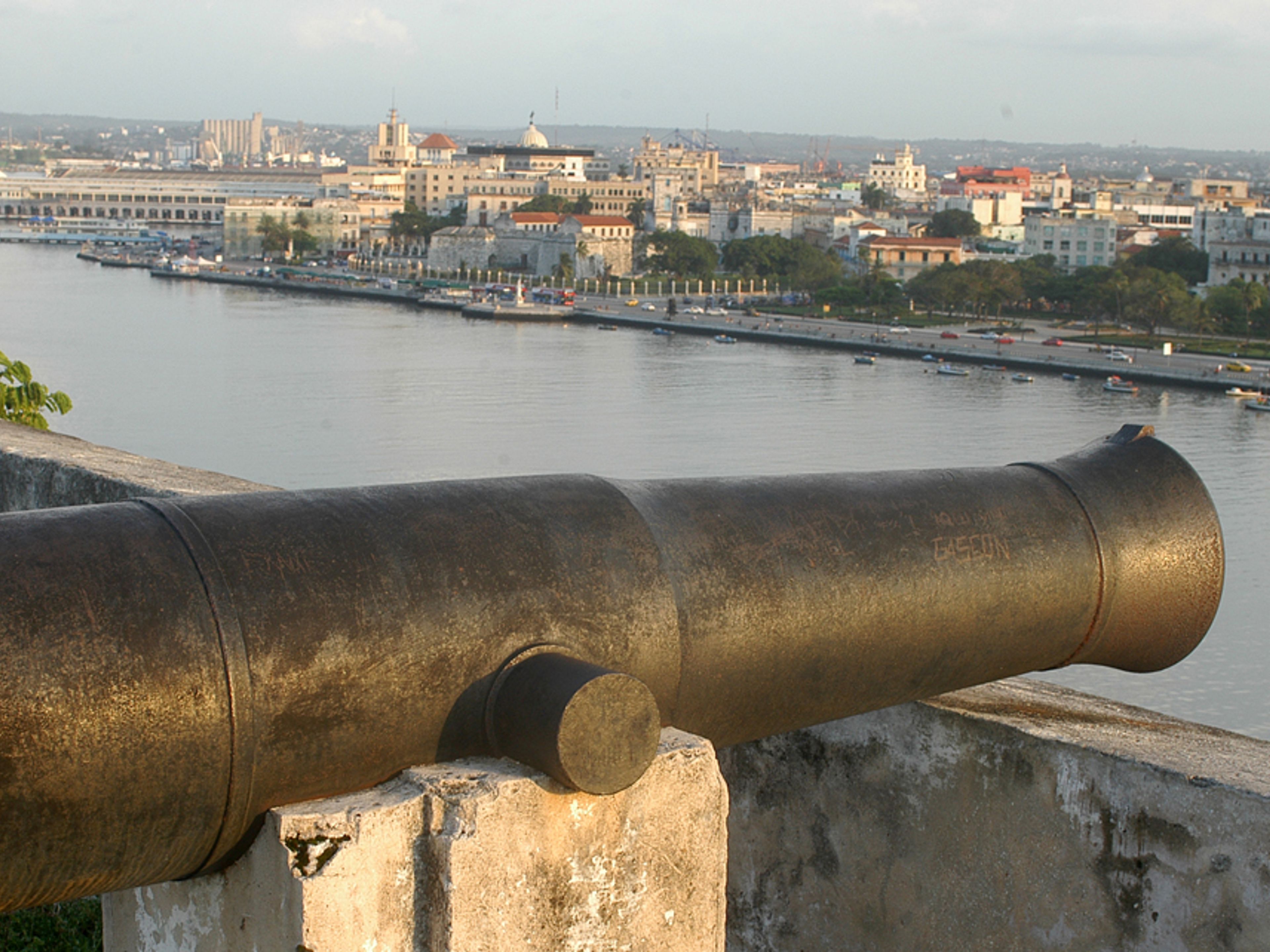 Exkursion "Nachts in meinem Havanna". Havana panoramic night view