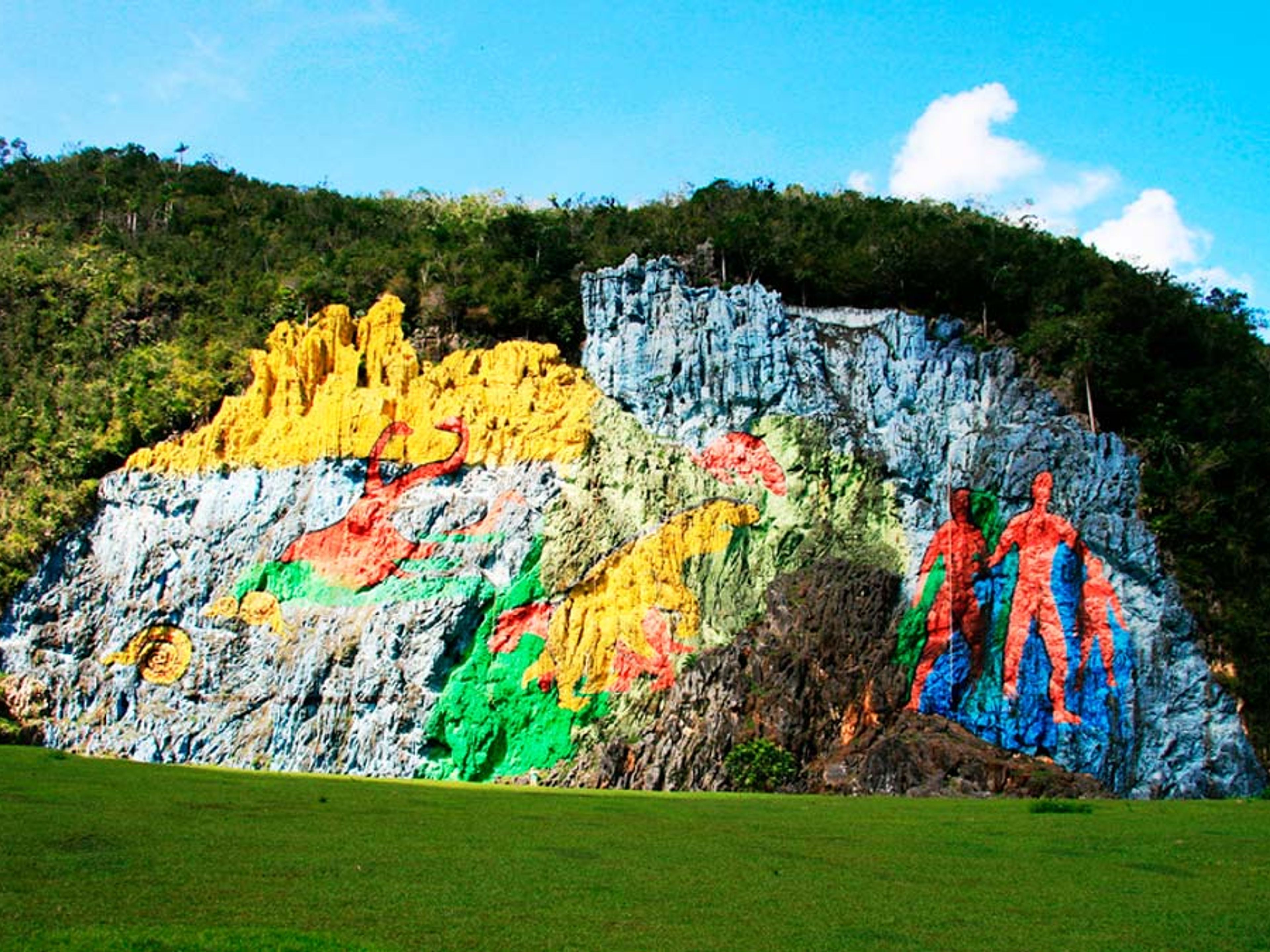 Tour "Viñales + Pranzo Creolo". The Mural of Prehistory (Mural de la Prehistoria) panoramic view, The Viñales Valley Natural Park, a UNESCO World Heritage Site, Viñales, Pinar del Río, Cuba.