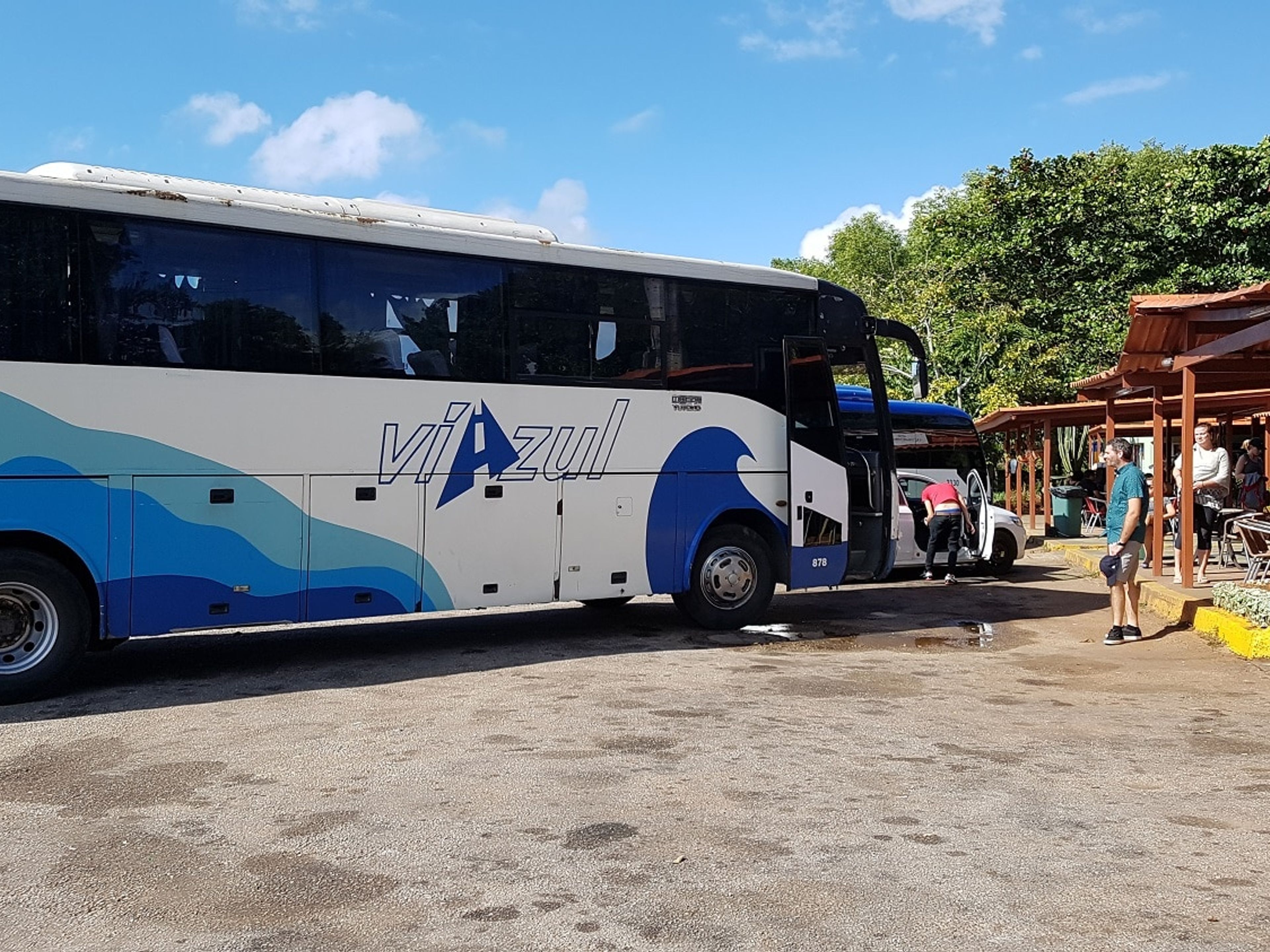 Servicios de Traslados Colectivos “VIAZUL CUBA: HABANA / SANTA CLARA / SANCTI SPÍRITUS / CIEGO DE ÁVILA / CAMAGÜEY / LAS TUNAS / BAYAMO / SANTIAGO DE CUBA”. “VIAZUL CUBA: HAVANA / SANTA CLARA / SANCTI SPÍRITUS / CIEGO DE ÁVILA / CAMAGÜEY / LAS TUNAS / BAYAMO / SANTIAGO DE CUBA“ Collective Transfer Services