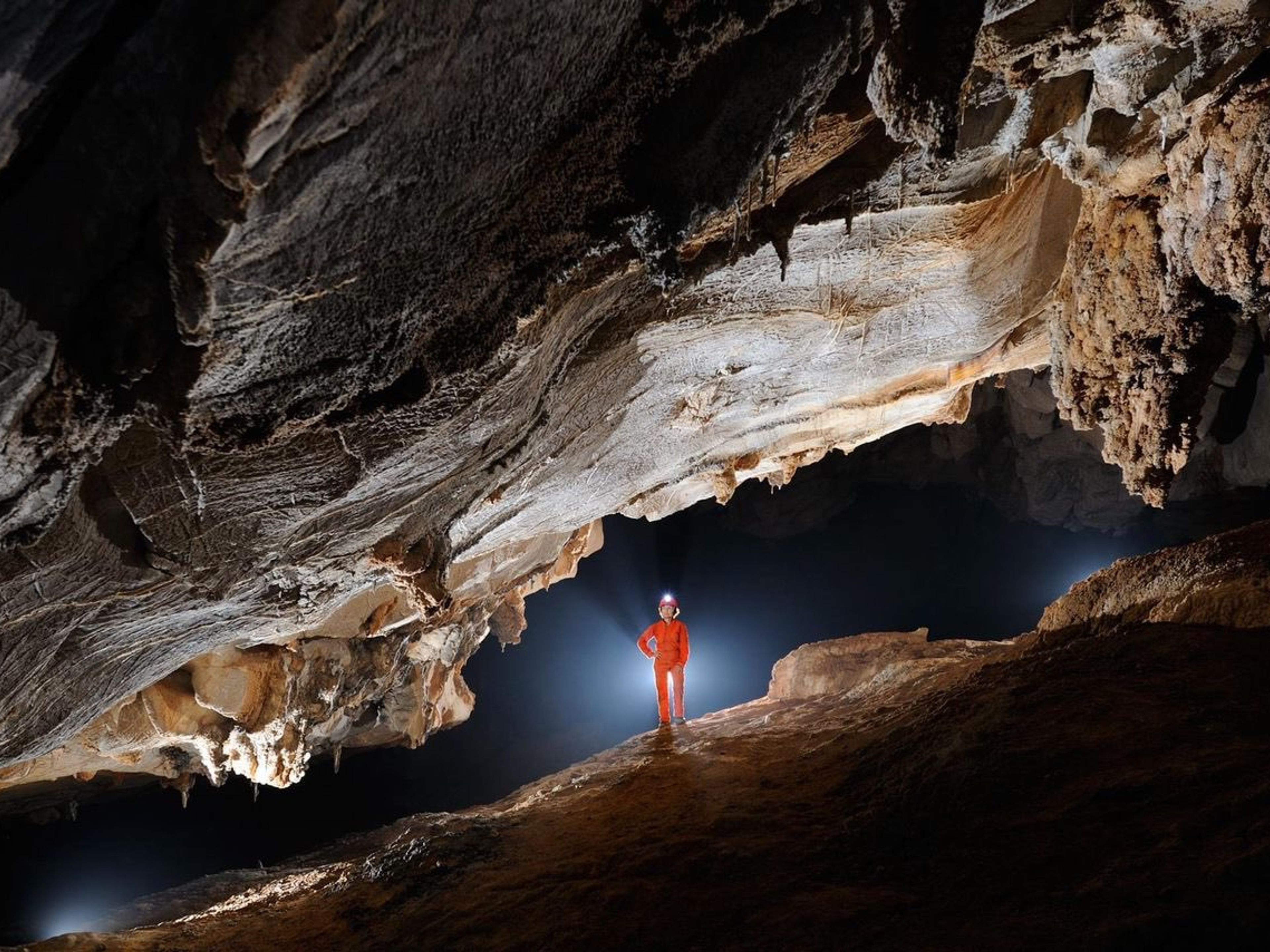 Tour "SCOPRI LE MERAVIGLIE SOTTERRANEE DELLE GROTTE DI VIÑALES". “DISCOVER THE UNDERGROUND WONDERS OF VIÑALES CAVES” Tour, Viñales Valley, Pinar del Río, Cuba.